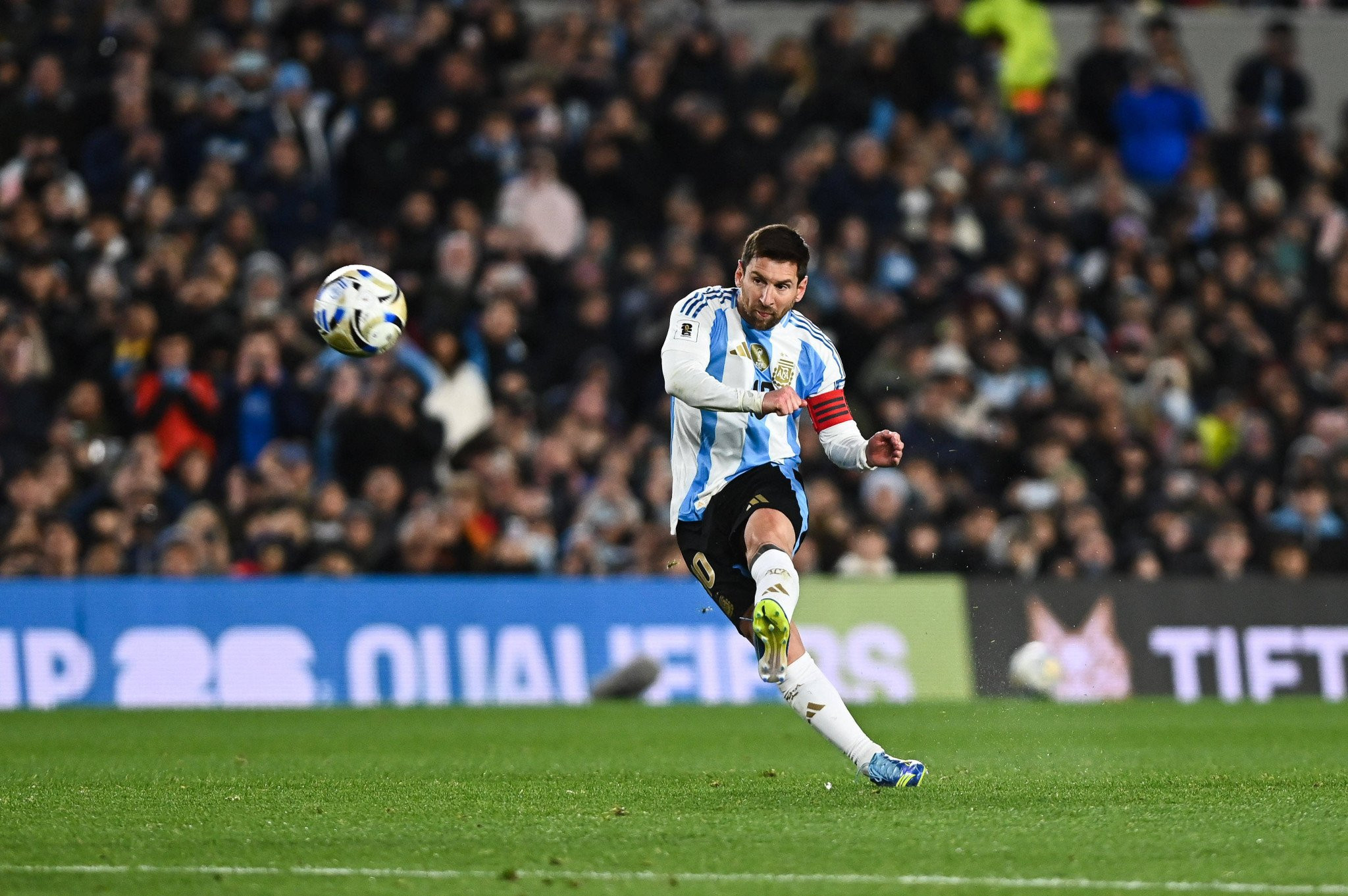 Η Ανγκόλα έδωσε 12 εκατ. ευρώ για να παίξει φιλικό με την Αργεντινή