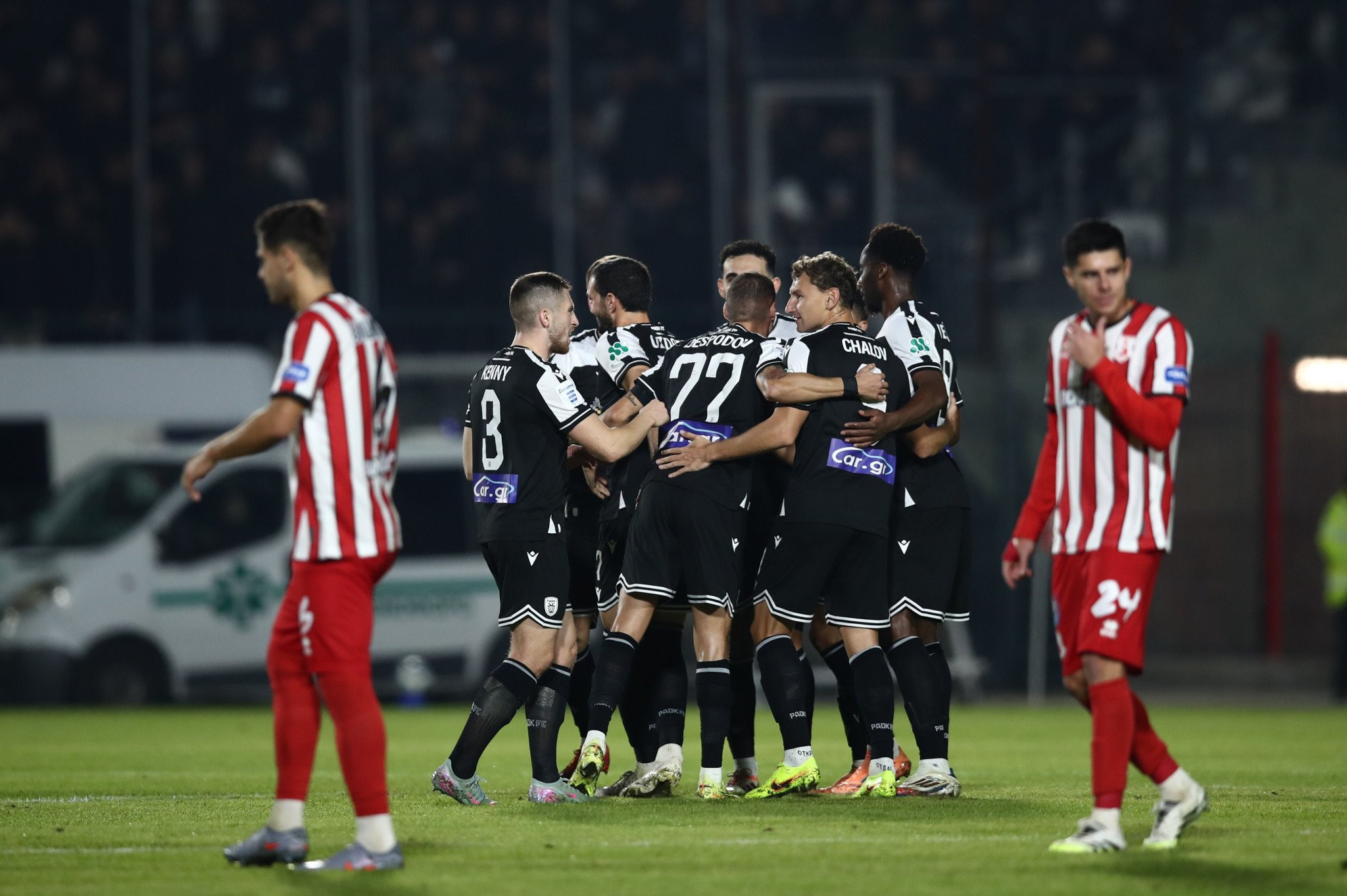 Η βαθμολογία της Super League μετά τις νίκες της ΑΕΚ και του ΠΑΟΚ