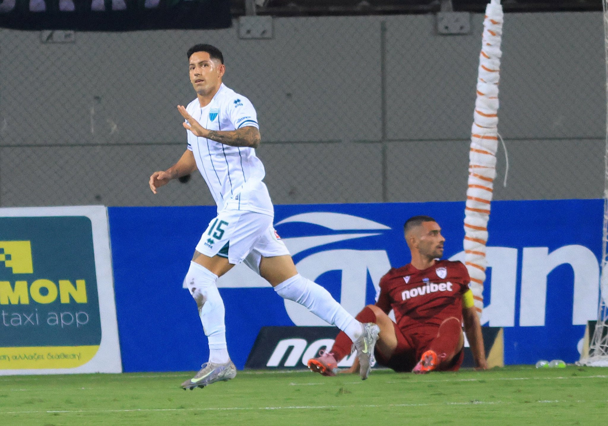 Ο Λεβαδειακός πέρασε ξανά από την Λάρισα και «πάτησε» στην 4η θέση - Δύο δοκάρια είχε η ΑΕΛ Novibet