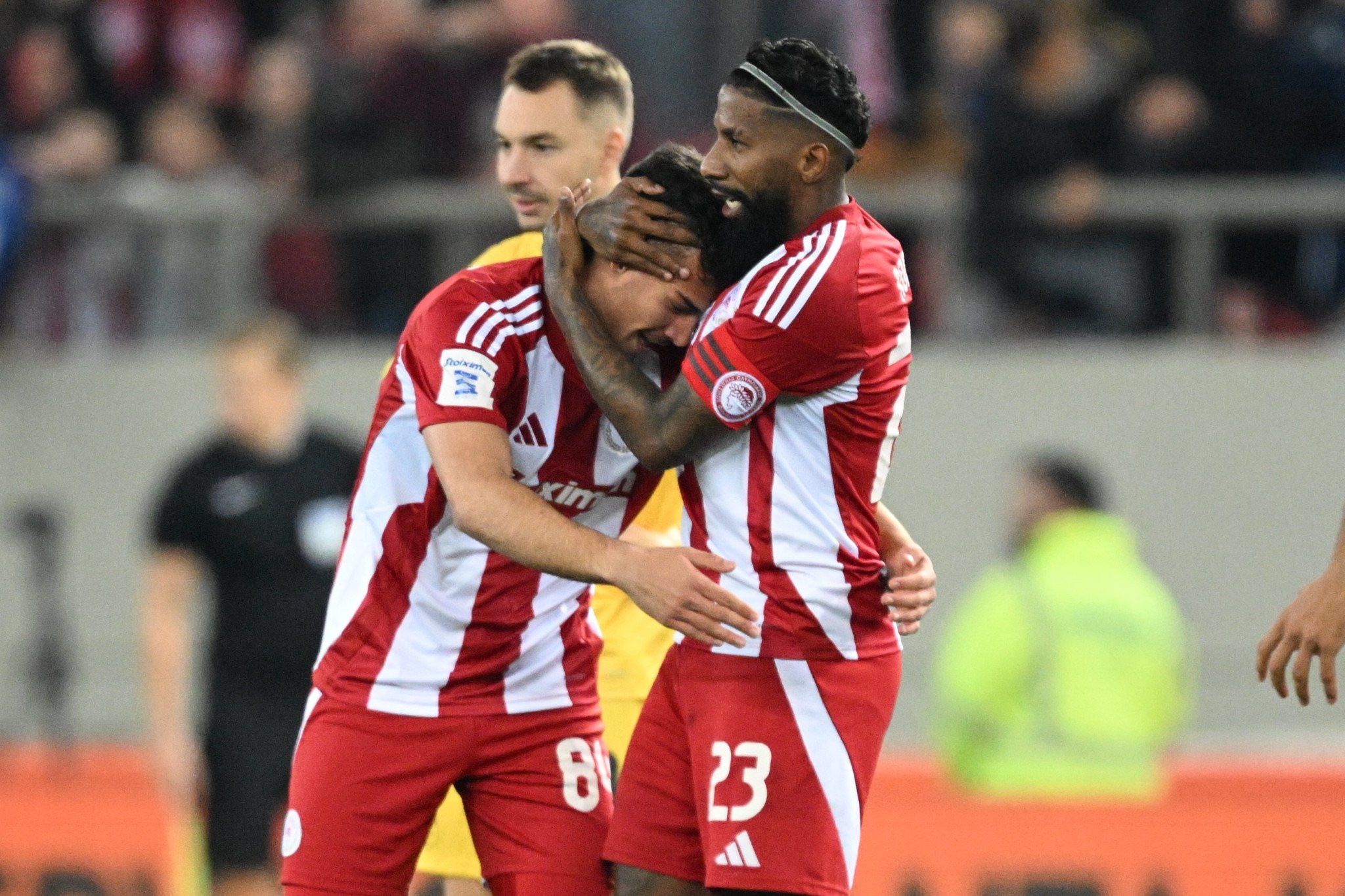 «Τρελάθηκαν» με το γκολ του Κωστούλα οι Ελ Κααμπί και Ροντινέι - «Κράτα γερά, μ@λ@κ@»