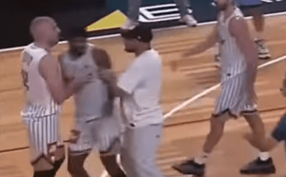 Εισβολή οπαδού σε αγώνα μπάσκετ στην Πάτρα και επίθεση σε παίκτη! (video)