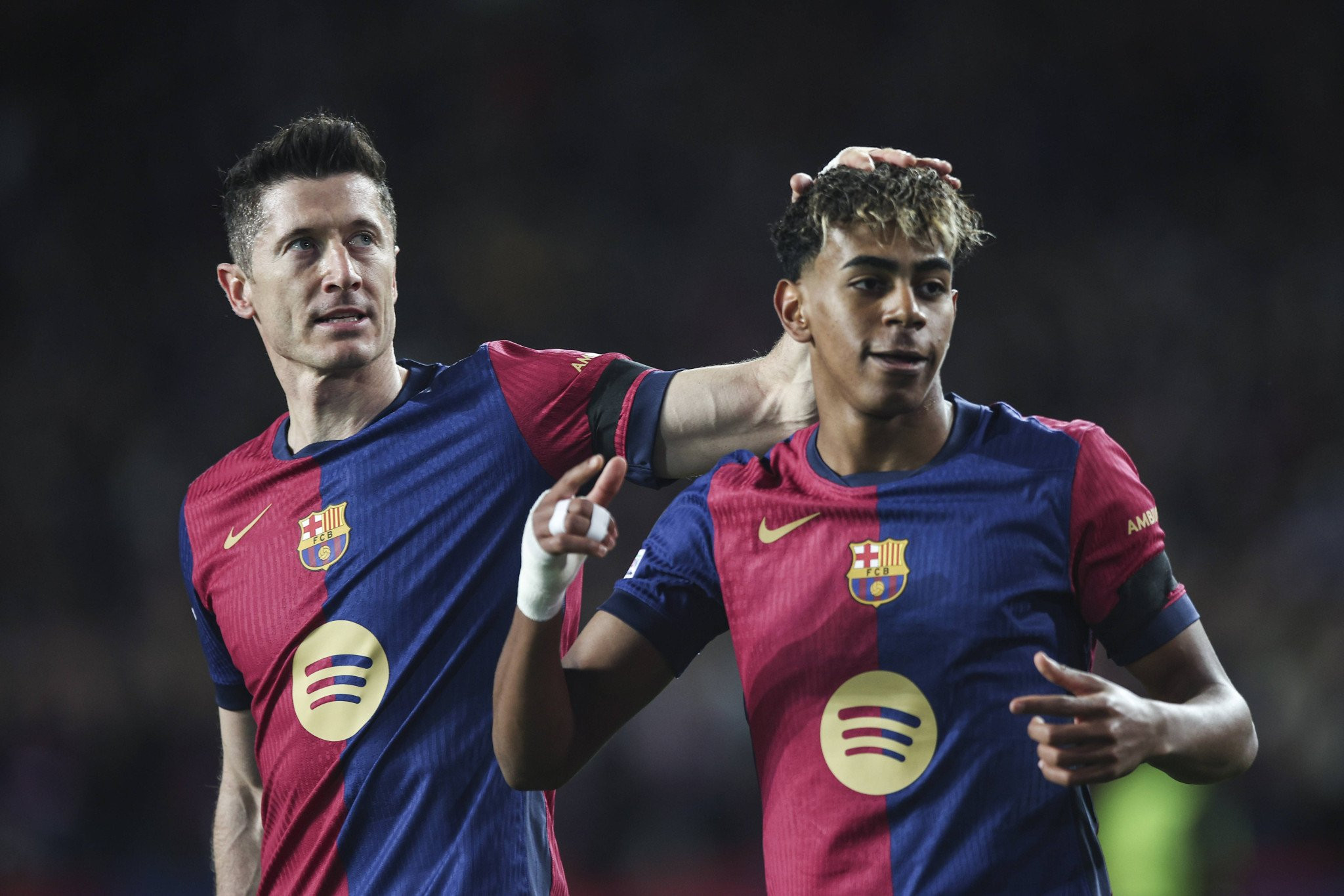 Δημοσίευμα «φωτιά» από το Foot Mercato: «Γιαμάλ και Λεβαντόφσκι δεν μιλάνε μεταξύ τους»