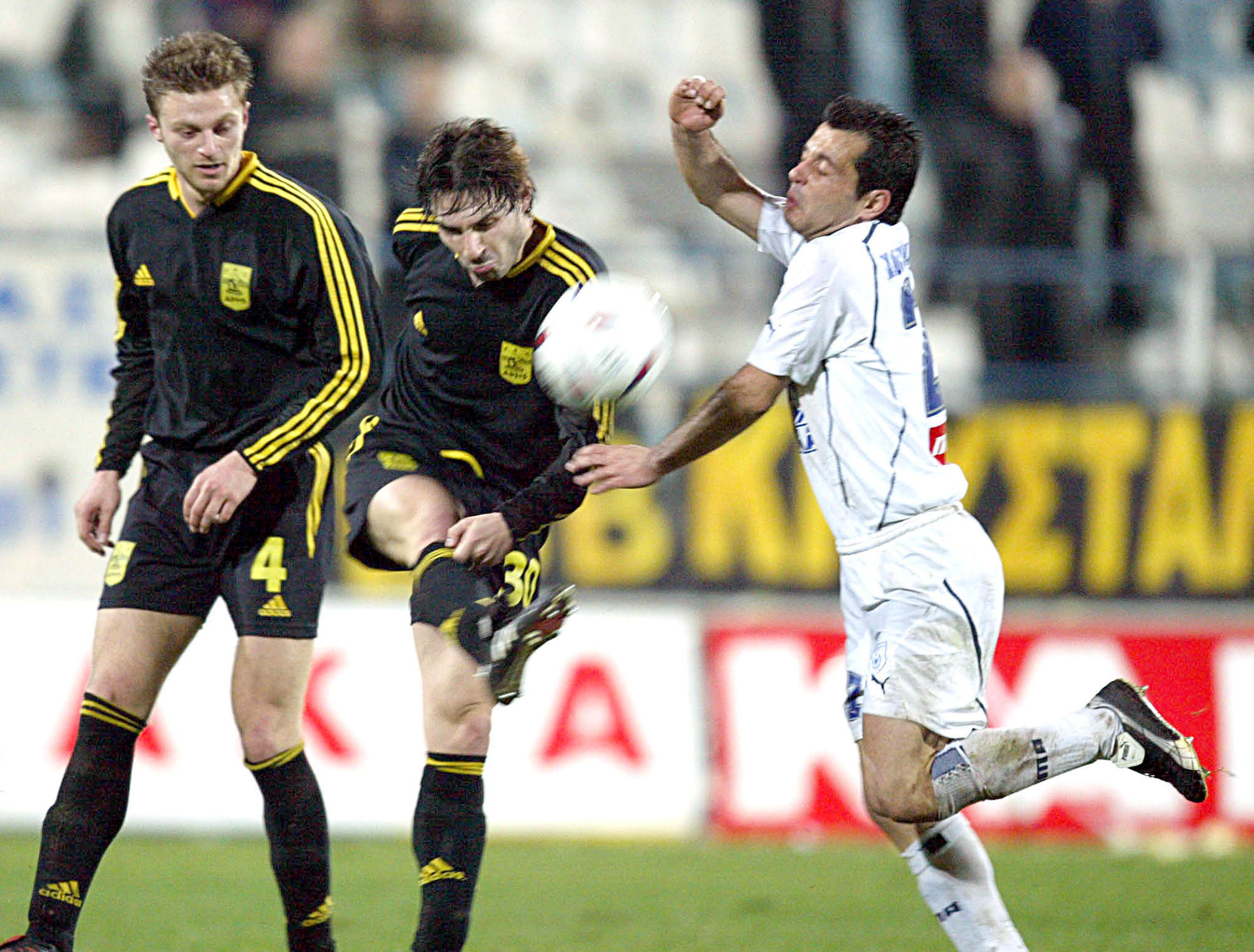 Ένα Άρης – Ολυμπιακός με πολύ... έντονο κιτρινόμαυρο παρελθόν