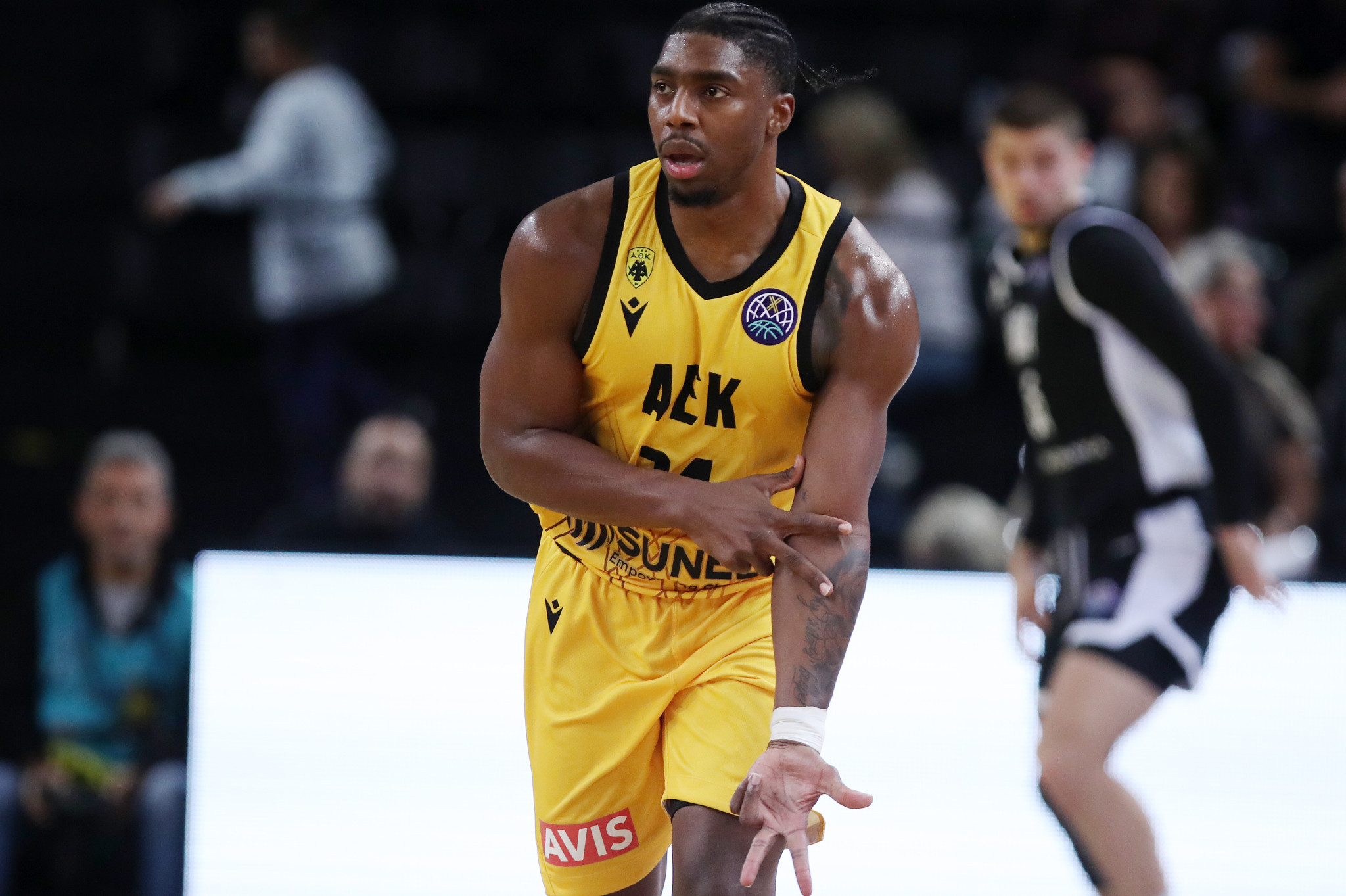 Ο Φρανκ Μπάρτλεϊ στο Athletiko: «Εκπληκτικός αθλητής ο Μπράουν, φανταστική προσθήκη για την ΑΕΚ»