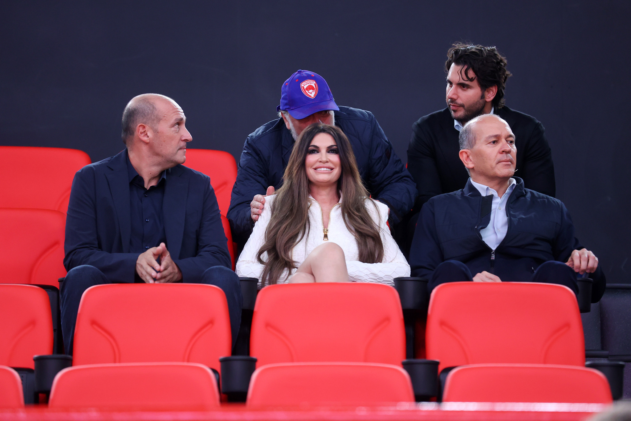 H Κίμπερλι Γκίλφοϊλ στο ΣΕΦ μαζί με τους αδερφούς Αγγελόπουλους! (video)