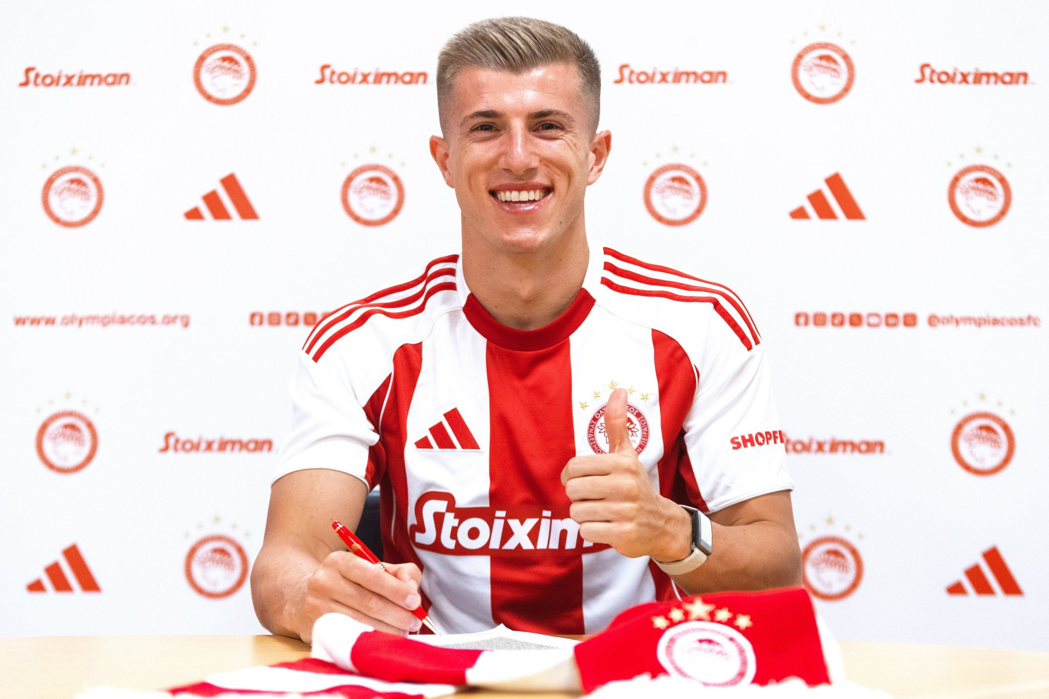 Ο Ολυμπιακός ανακοίνωσε την ανανέωση του Κοστίνια έως το 2029!