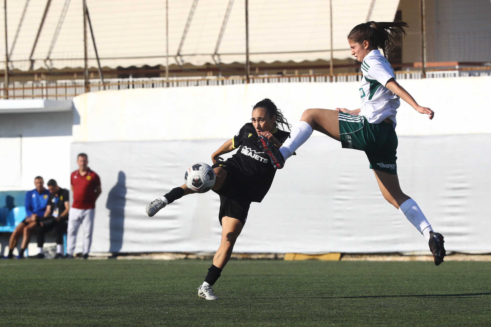 Πιάστηκαν στα χέρια στο ντέρμπι γυναικών ΑΕΚ-Παναθηναϊκός! (video)