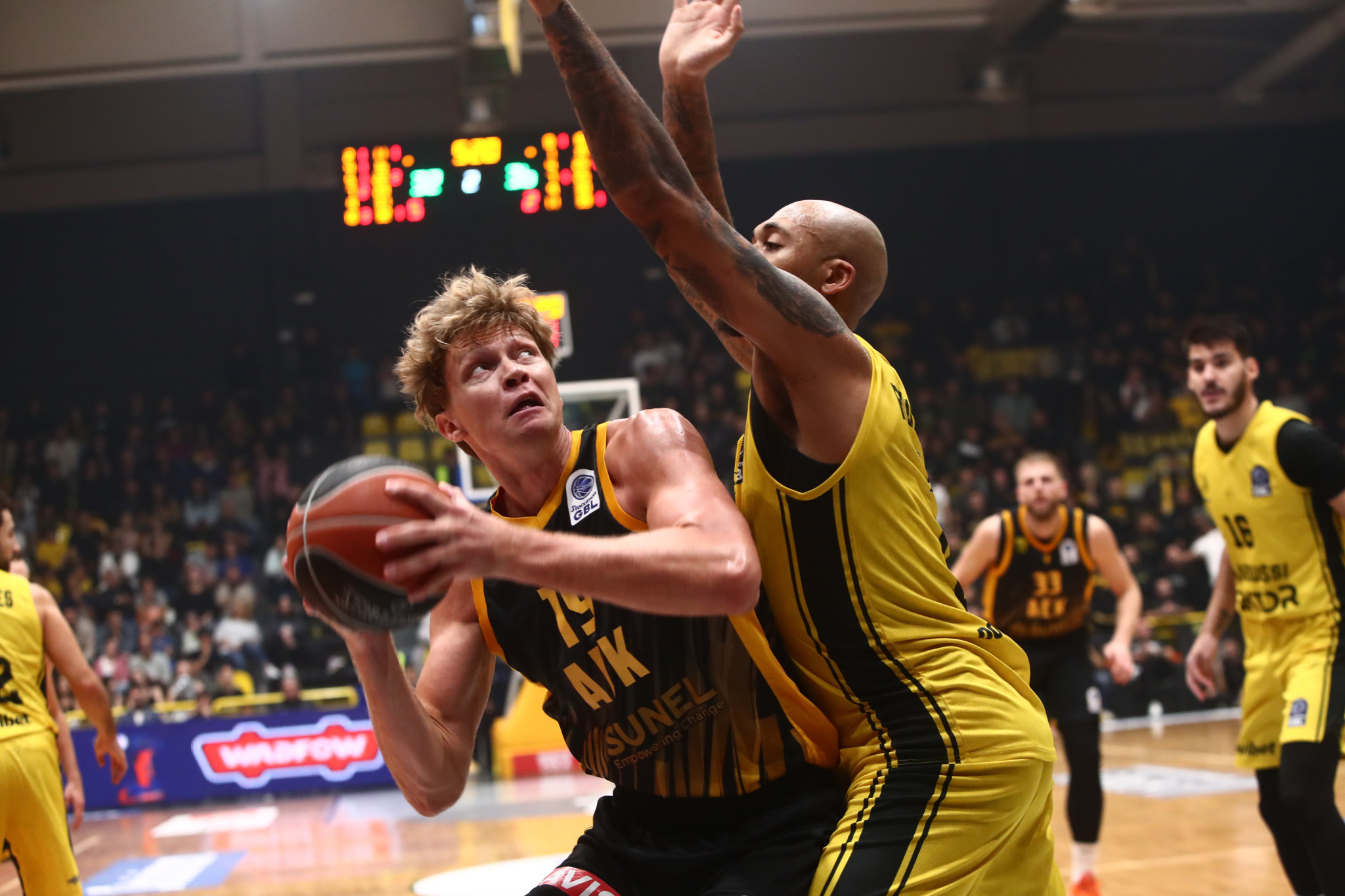 Τα highlights της νίκης της ΑΕΚ επί του Αμαρουσίου και το ασύλλυπτο κάρφωμα του Τουλιάτου