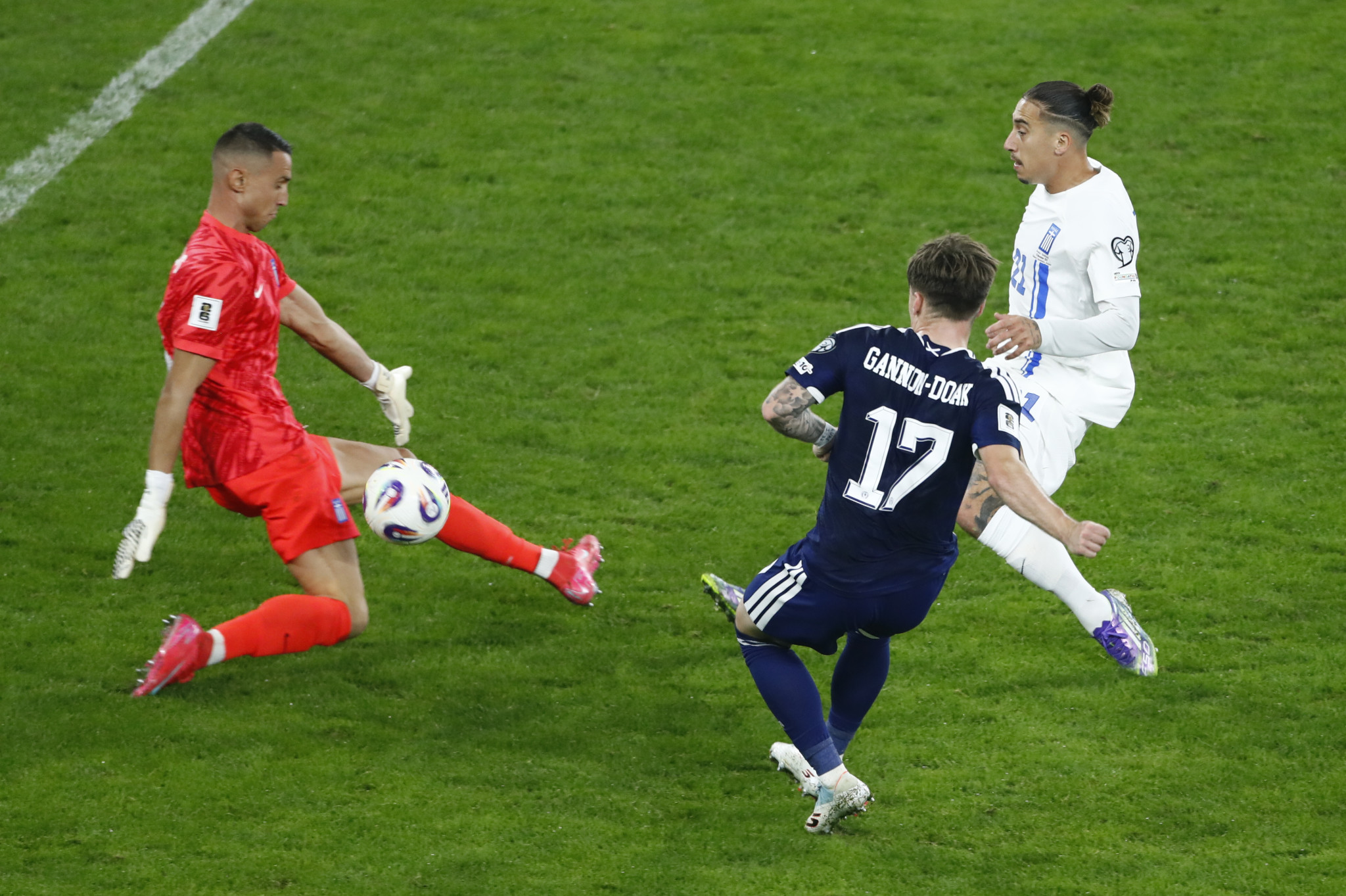 Οι τρεις απανωτές ευκαιρίες της Σκωτίας στο φινάλε του ημιχρόνου (videos)