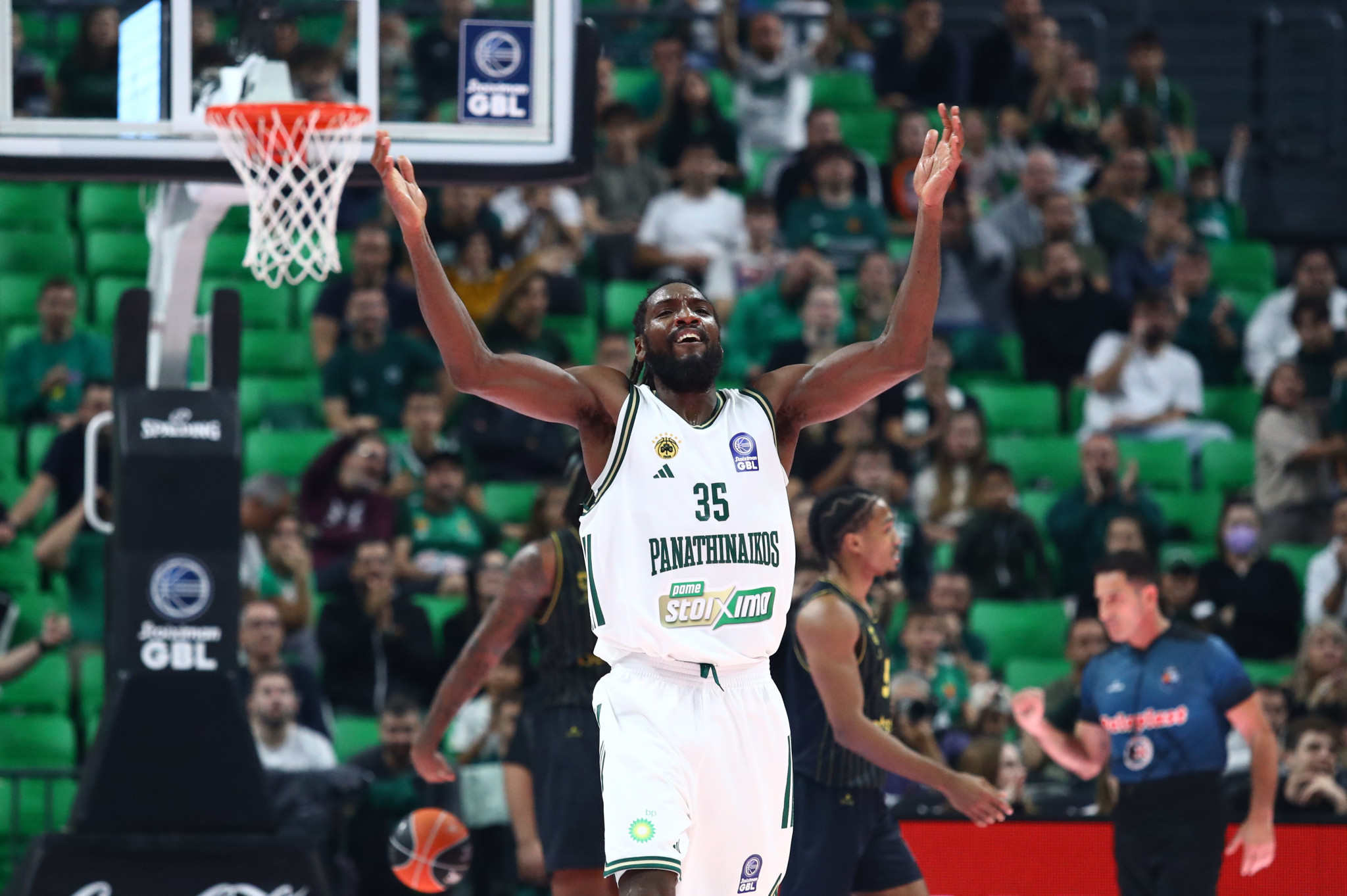 Φαρίντ: «Δεν το σκέφτηκα καθόλου πριν έρθω στην Ευρώπη - Ο κόσμος του Παναθηναϊκού είναι τέλειος»