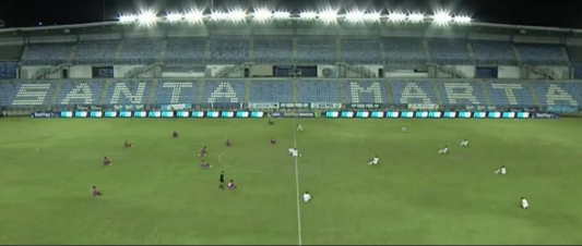 Τρομερό σκηνικό στην Κολομβία: Ποδοσφαιριστές ξάπλωσαν στο χορτάρι ζητώντας καλύτερες συνθήκες εργασίας