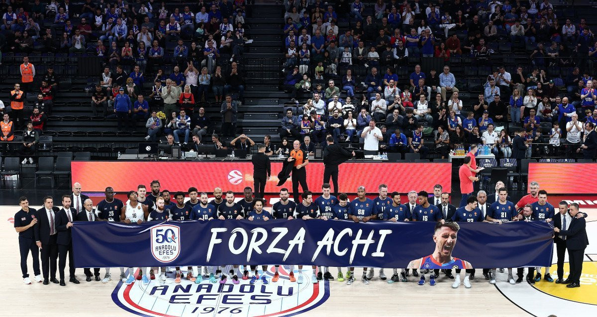 Τρομερό πανό στήριξης για τον Πολονάρα πριν από το Εφές - Αρμάνι