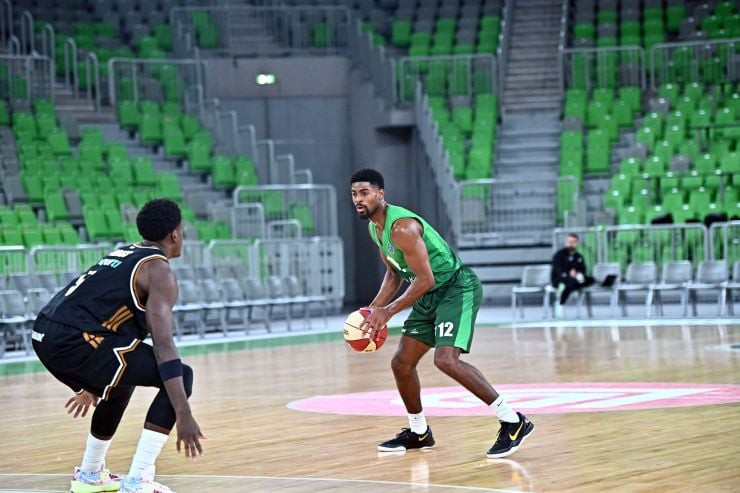 Ο Βίκτορ Μπέιλι διαπραγματεύεται με την Κρκα για να «σπάσει» το συμβόλαιο και να έρθει στην ΑΕΚ