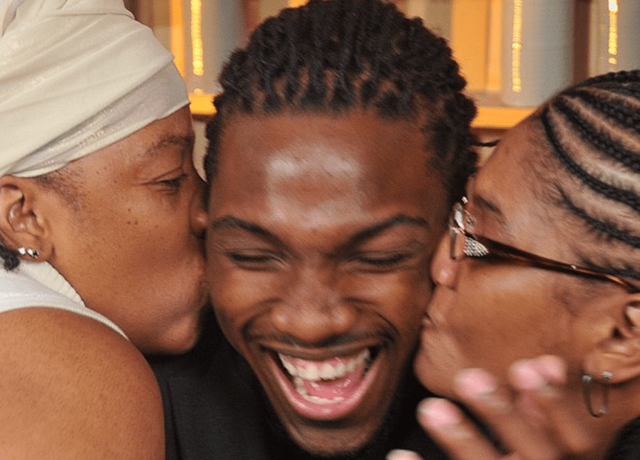 Η οικογενειακή ιστορία του Φαρίντ - Eίχε δύο μαμάδες!