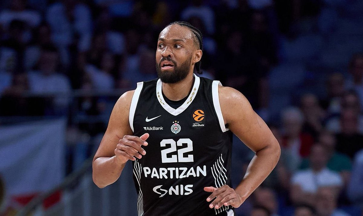 Επιστρέφει στις ΗΠΑ για προσωπικούς λόγους ο Πάρκερ (photo)