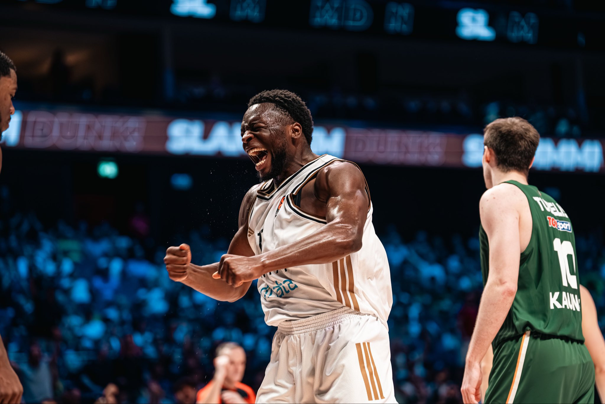 Ο Καμπενγκέλε έβαλε στα... καλάθια την Ζαλγκίρις και οδήγησε στη νίκη την Dubai BC