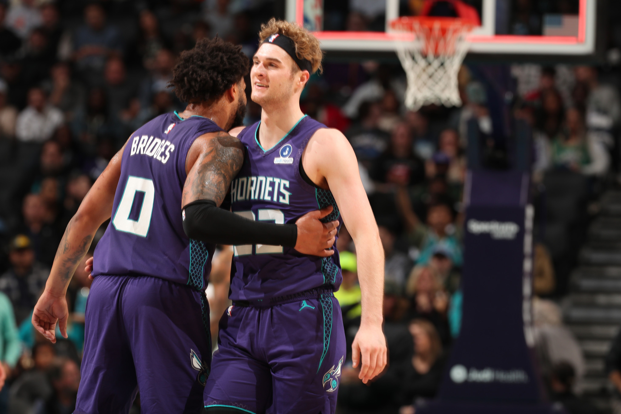 Έλειπε ο Γιάννης και... χόρευαν οι Χόρνετς