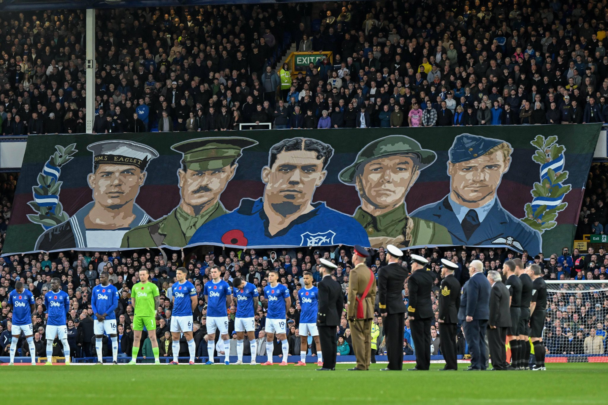 Τι είναι η «Remembrance Sunday» της Premier League και γιατί είναι τόσο αμφιλεγόμενη