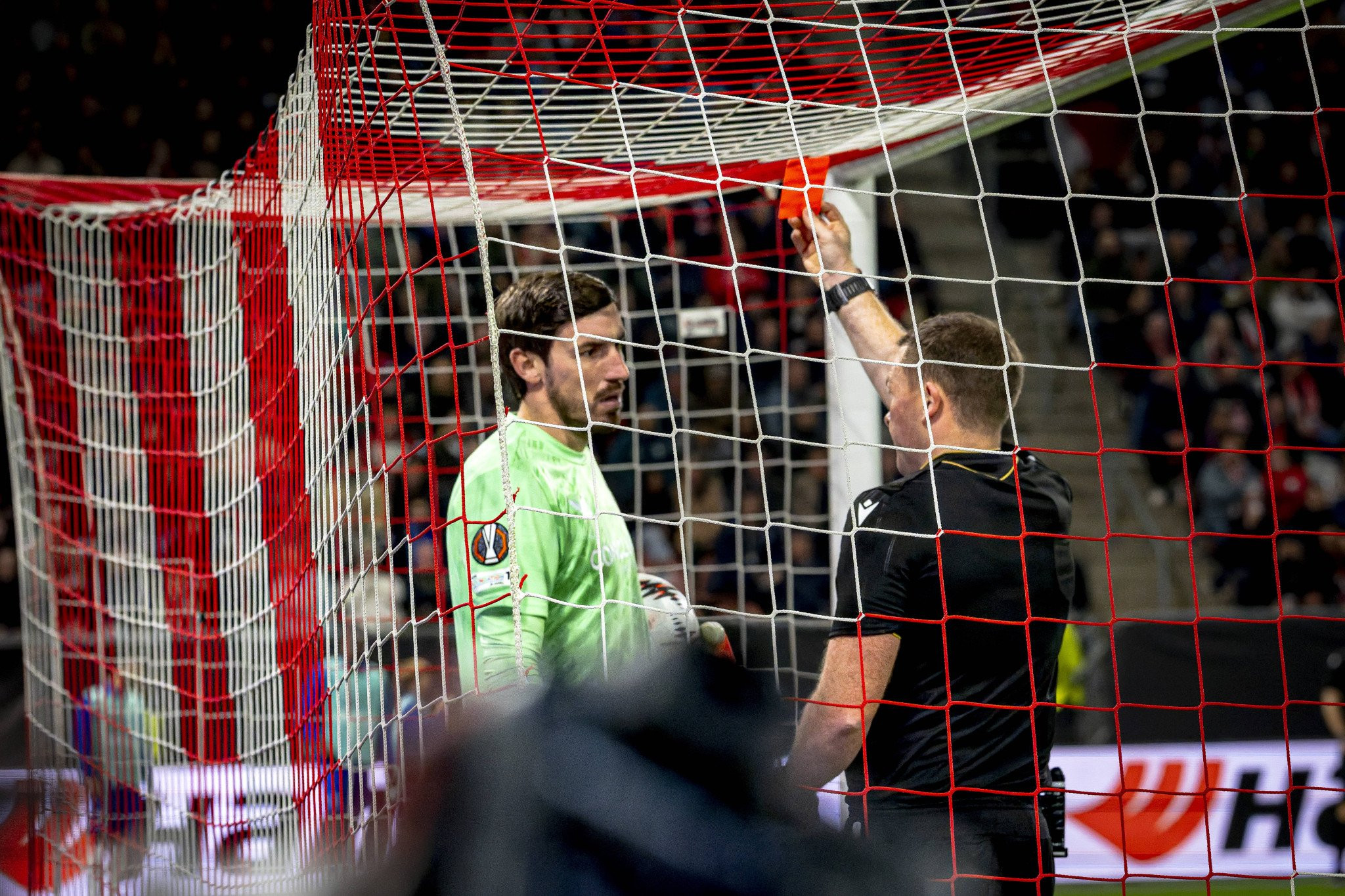 Αποβλήθηκαν οι Μπάρκας και Λυκογιάννης στα παιχνίδια των ομάδων τους στο Europa League (video)