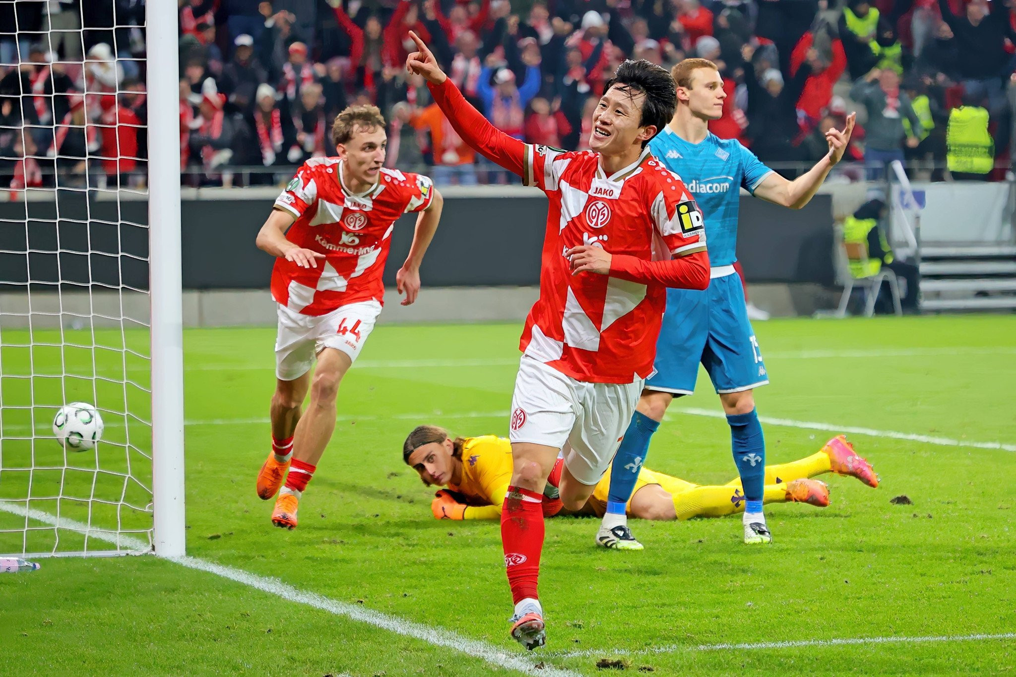 Η Μάιντς νίκησε την Φιορεντίνα και έκανε το 3/3 -  Το απόλυτο των νικών και για Τσέλιε, Σαμσουνσπόρ