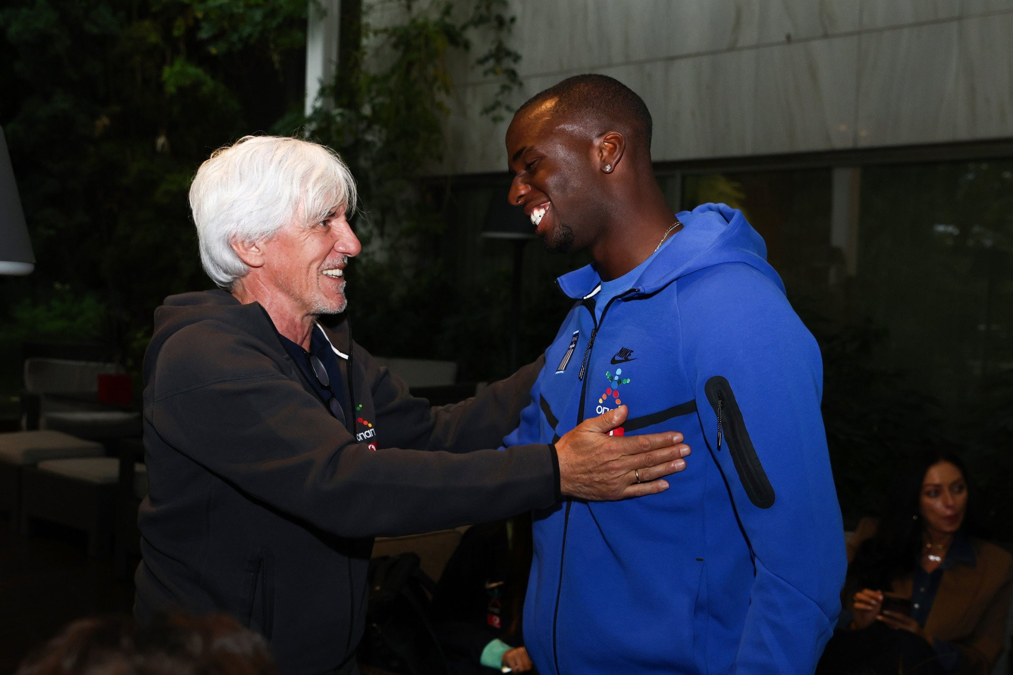 Η πρώτη του Τεττέη στην Εθνική ομάδα - Φόρεσε το εθνόσημο και συνάντησε τους συμπαίκτες του και τον Ιβάν (photos)