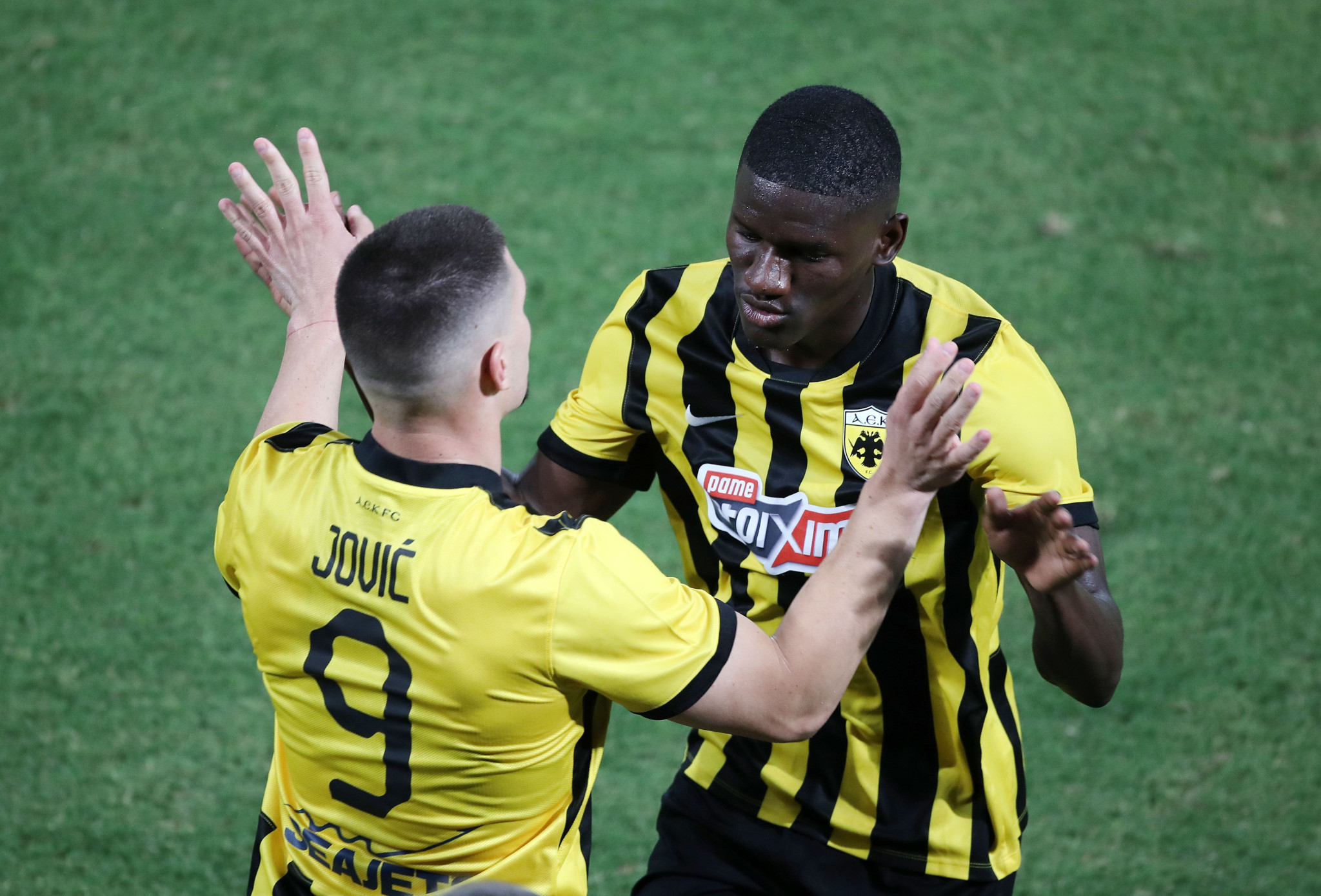 Καπετανάκος στο «BACK2ΜΠΑΚ»: «Ο Ζίνι δίδυμο με Γιόβιτς, ο ρόμβος, τα μεταγραφικά της ΑΕΚ και τα Ελληνόπουλα που κοιτά» (video)