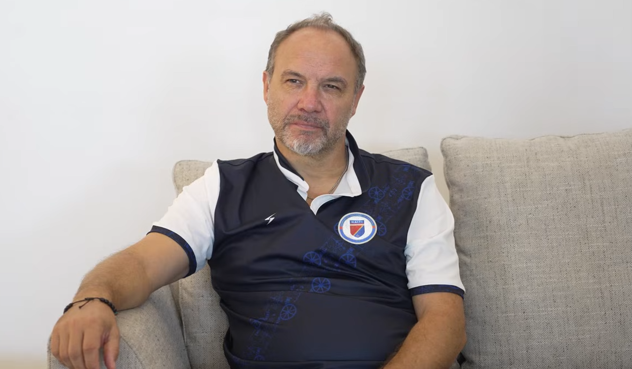 Απίθανο και όμως αληθινό - Ο προπονητής της Αϊτής, που προκρίθηκε στο Μουντιάλ δεν έχει πατήσει ποτέ το πόδι του στην χώρα!