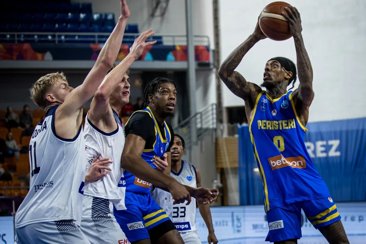 Με μπροστάρη τον Νίκολς και X-factor τον Ιτούνας το Περιστέρι πέρασε και από την Τσεχία