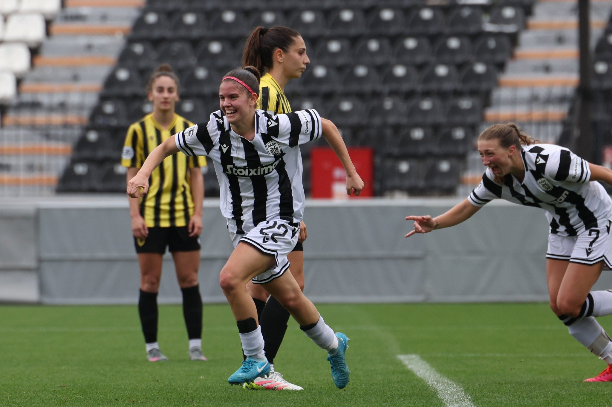 Σαρωτικός ο ΠΑΟΚ, κέρδισε εύκολα 4-1 την ΑΕΚ στο ποδόσφαιρο γυναικών