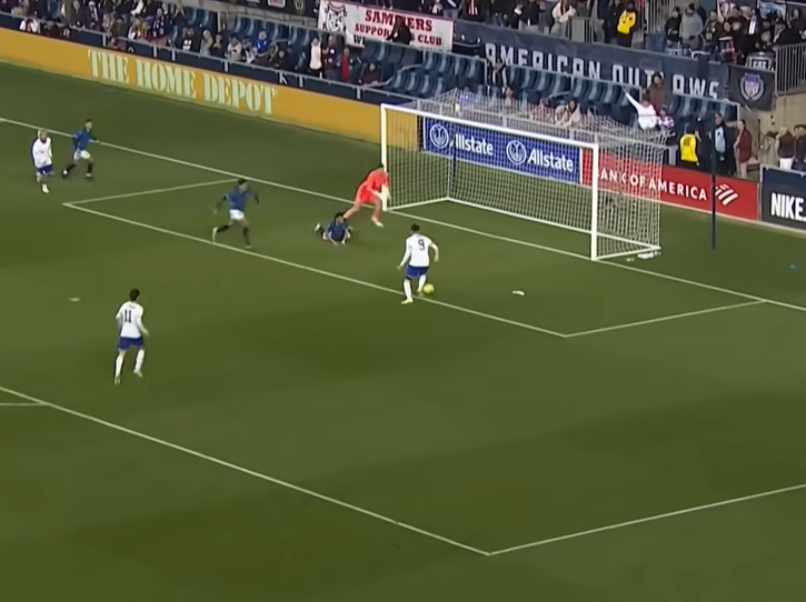 Ο Πέπι που «πλήγωσε» τον Ολυμπιακό, έχασε το... άχαστο (video)