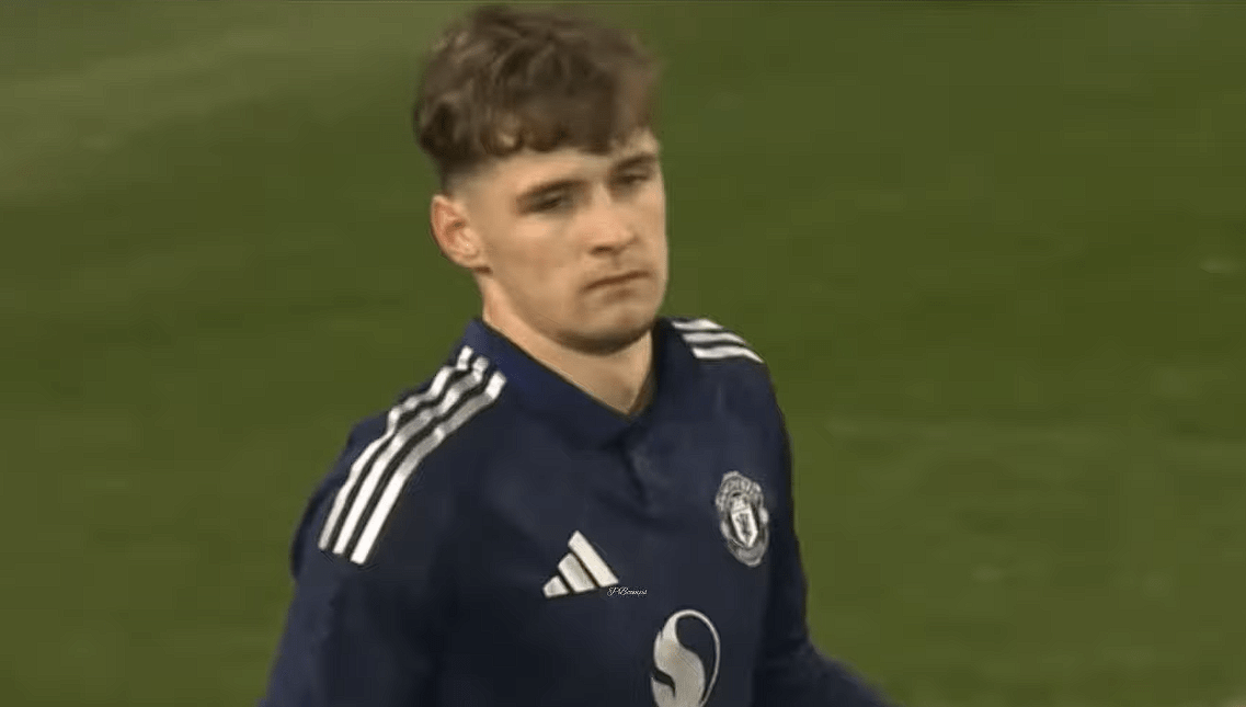 Η Μάντσεστερ Γιουνάιτεντ «επιστρατεύει» τον γιο του Ντάρεν Φλέτσερ για να σώσει ρεκόρ... 88 ετών