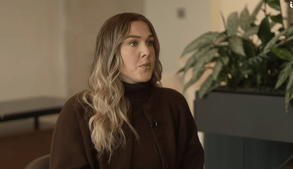 Η Μαίρη Έρπς μίλησε ανοιχτά για τη μάχη της με τον αλκοολισμό: «Το σκοτάδι με καταβρόχθιζε»