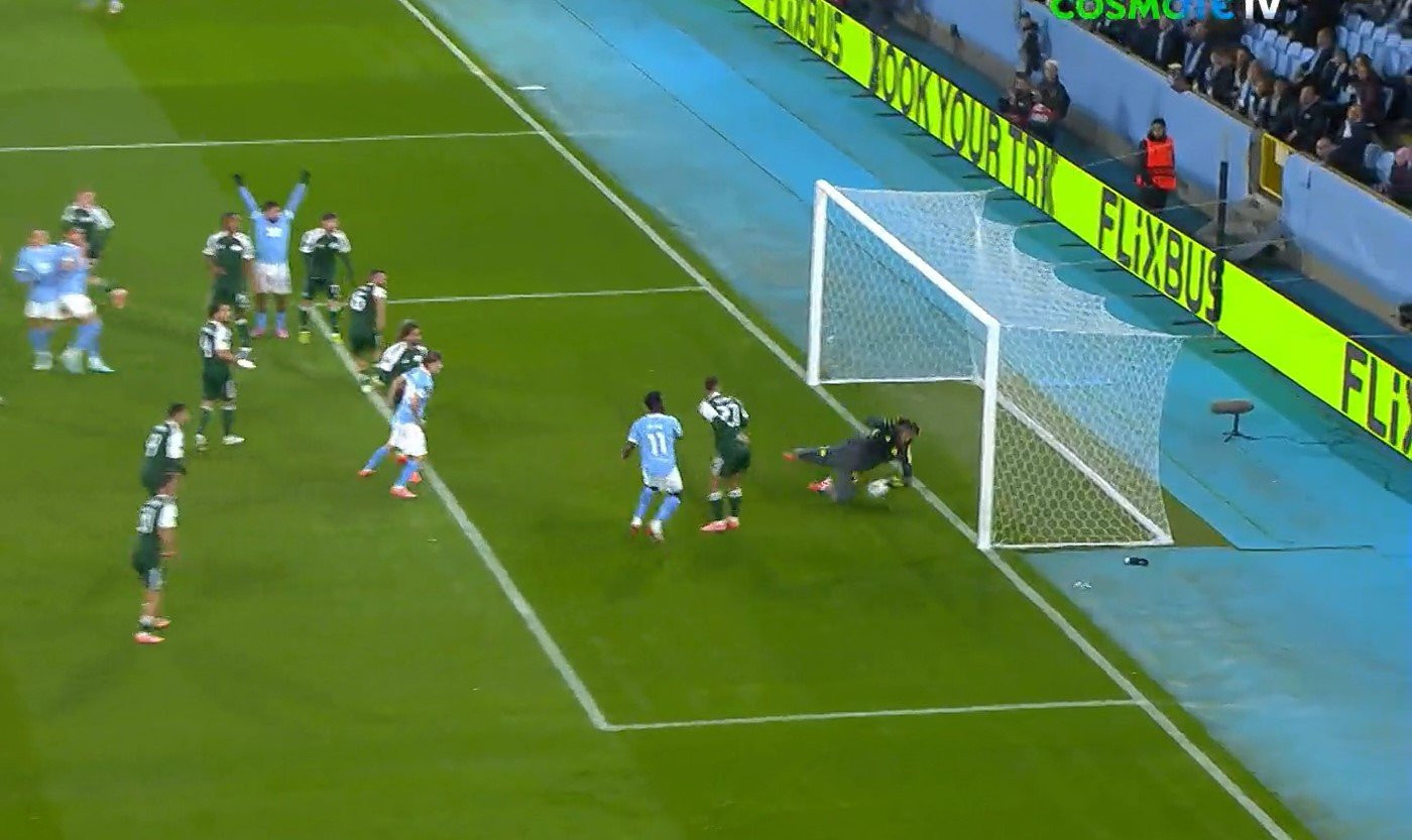 Η απίθανη απόκρουση του Λαφόν πάνω στην γραμμή (video)