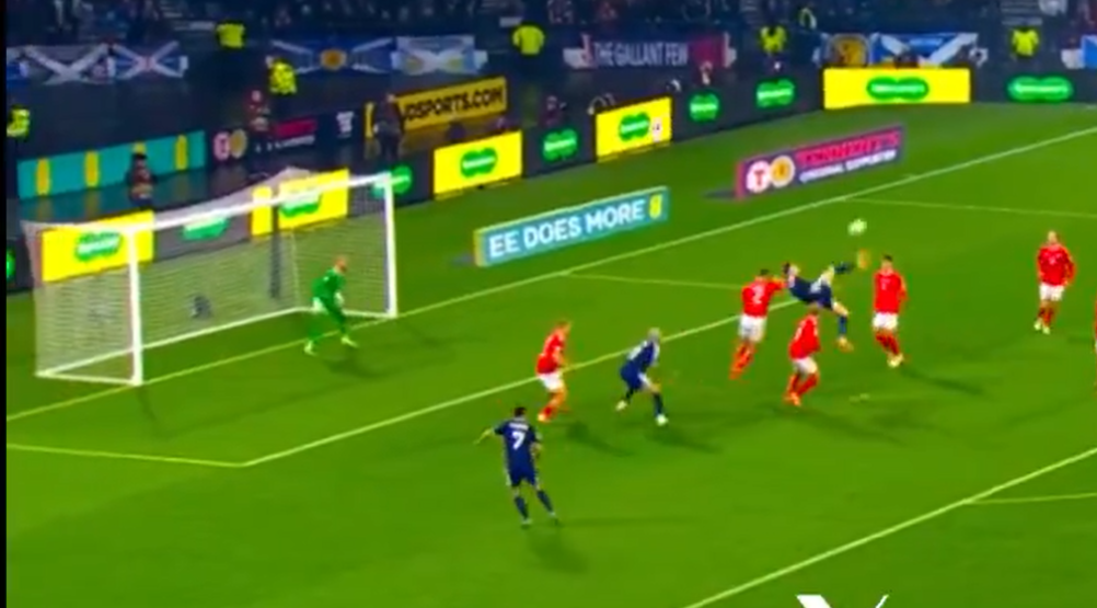 Ασύλληπτο γκολ του ΜακΤόμινεϊ με ανάποδο «ψαλιδάκι» (video)