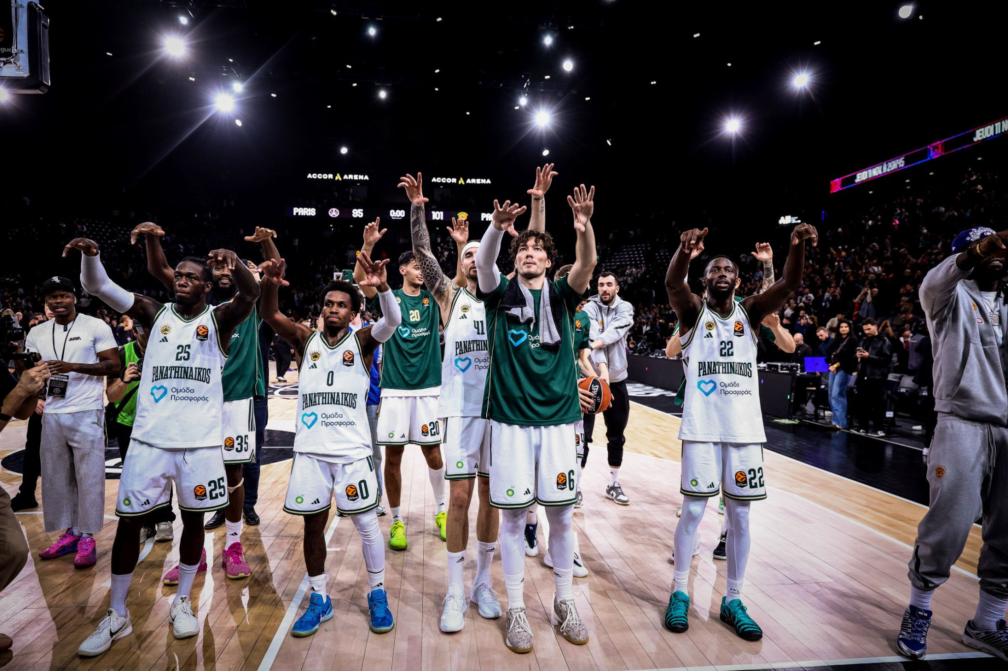 Με την ορμή του Manimal, αλλά κι έναν... μίνιμαλ Ναν