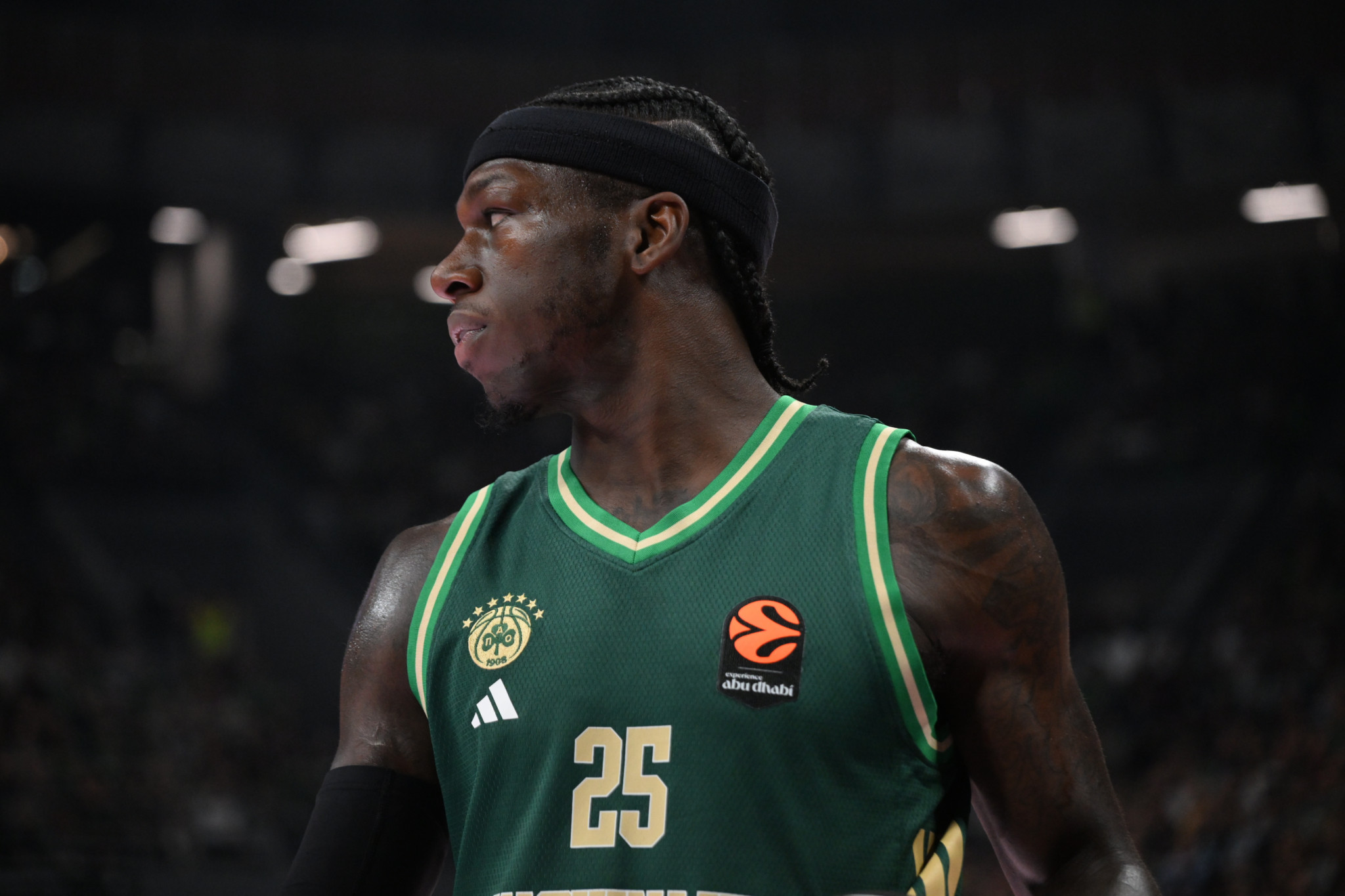 Ο Ναν MVP της 13ης αγωνιστικής μαζί με τον Σιλντς