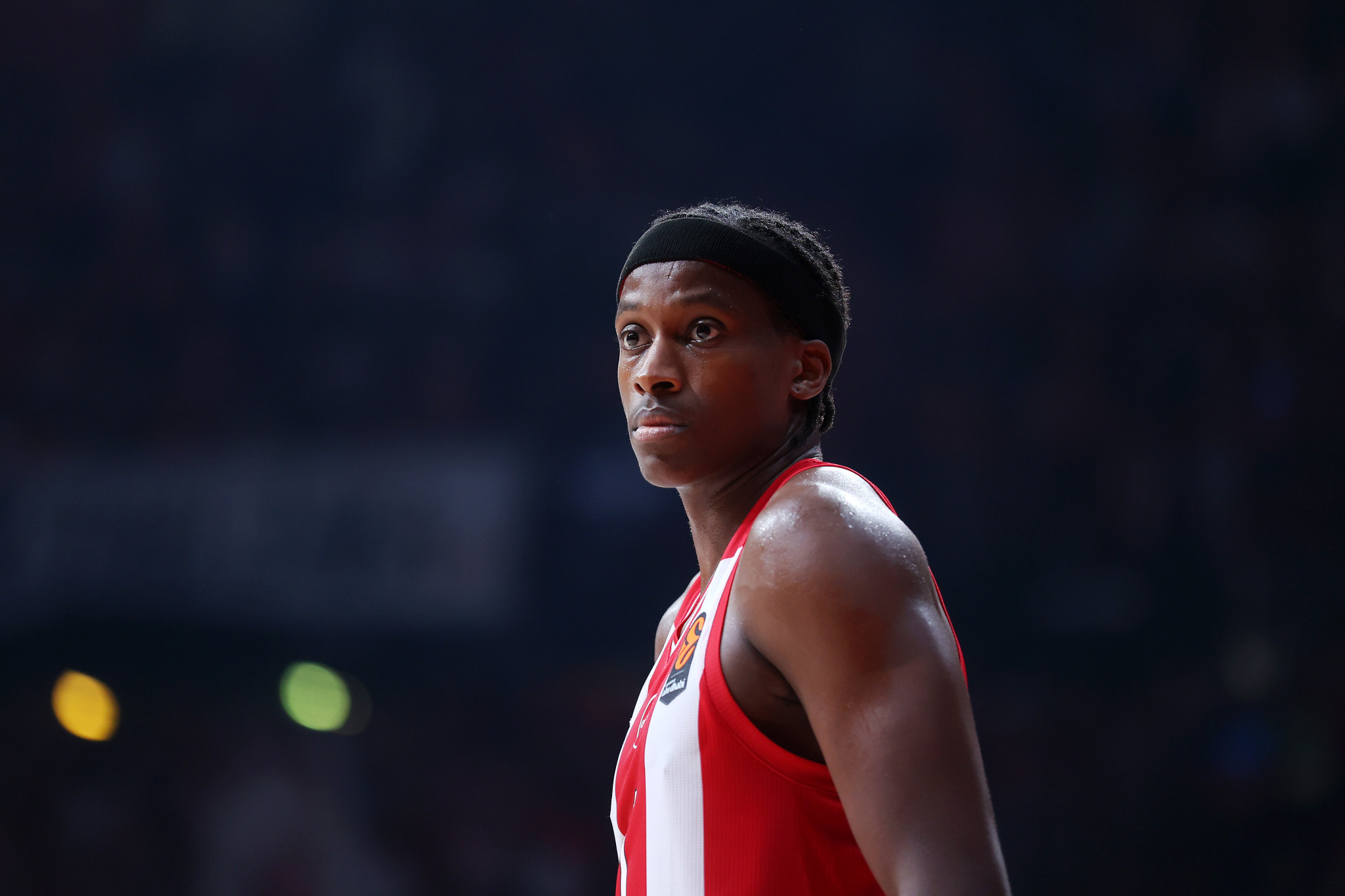 Εκτός Νιλικίνα, ΜακΚίσικ για Ερυθρό Αστέρα