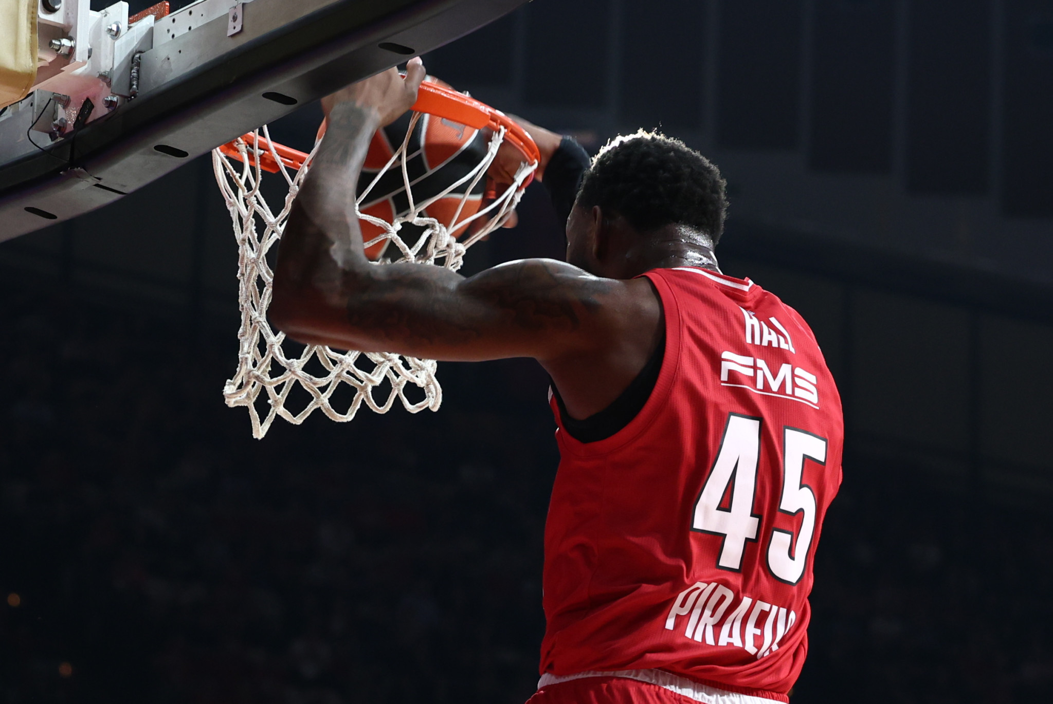 Το εντυπωσιακό alley-oop κάρφωμα του Χολ από πάσα του Γουόκαπ (video)