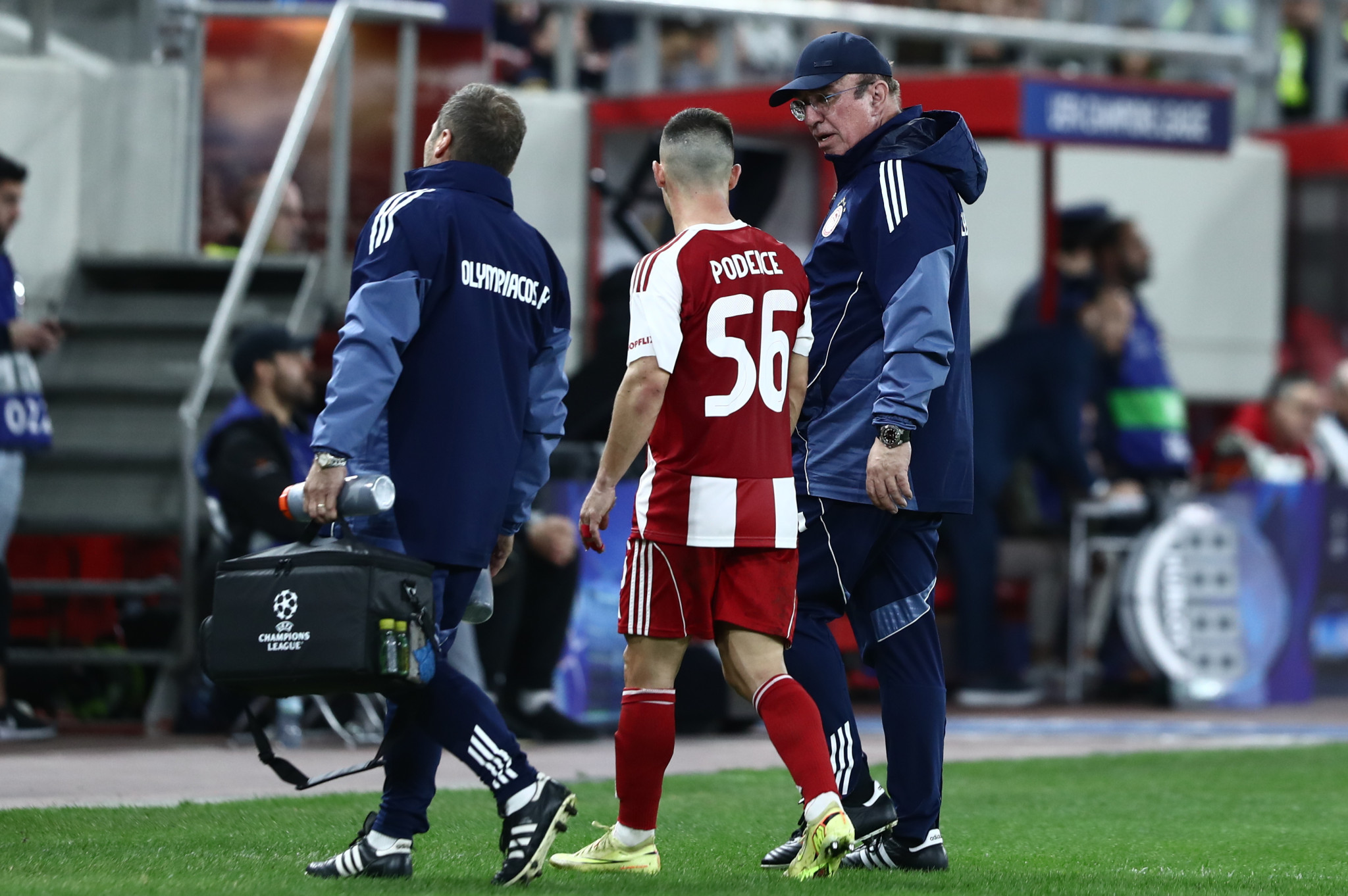 Νέα ατυχία στον Ολυμπιακό: Αποχώρησε τραυματίας και ο Ποντένσε