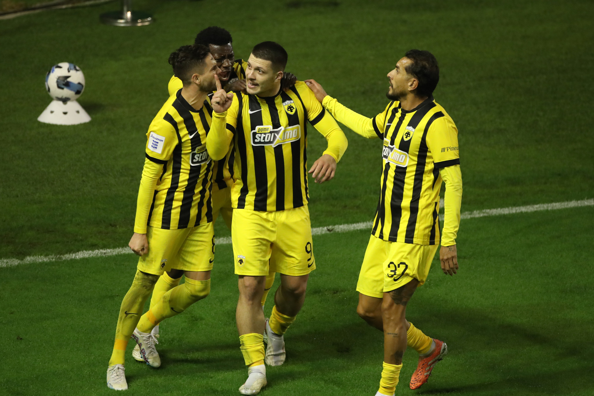 Οι πιθανότητες της ΑΕΚ για τίτλο μετά το διπλό στη Λεωφόρο!