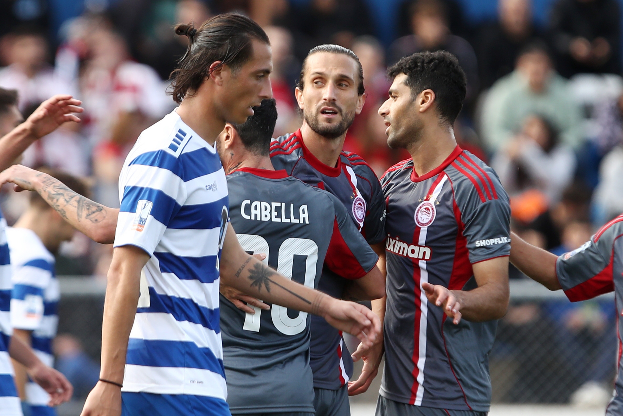 Ο Ολυμπιακός με πεντάρα πέρασε «αέρας» από την Σύρο με υπογραφή Γιαζίτζι