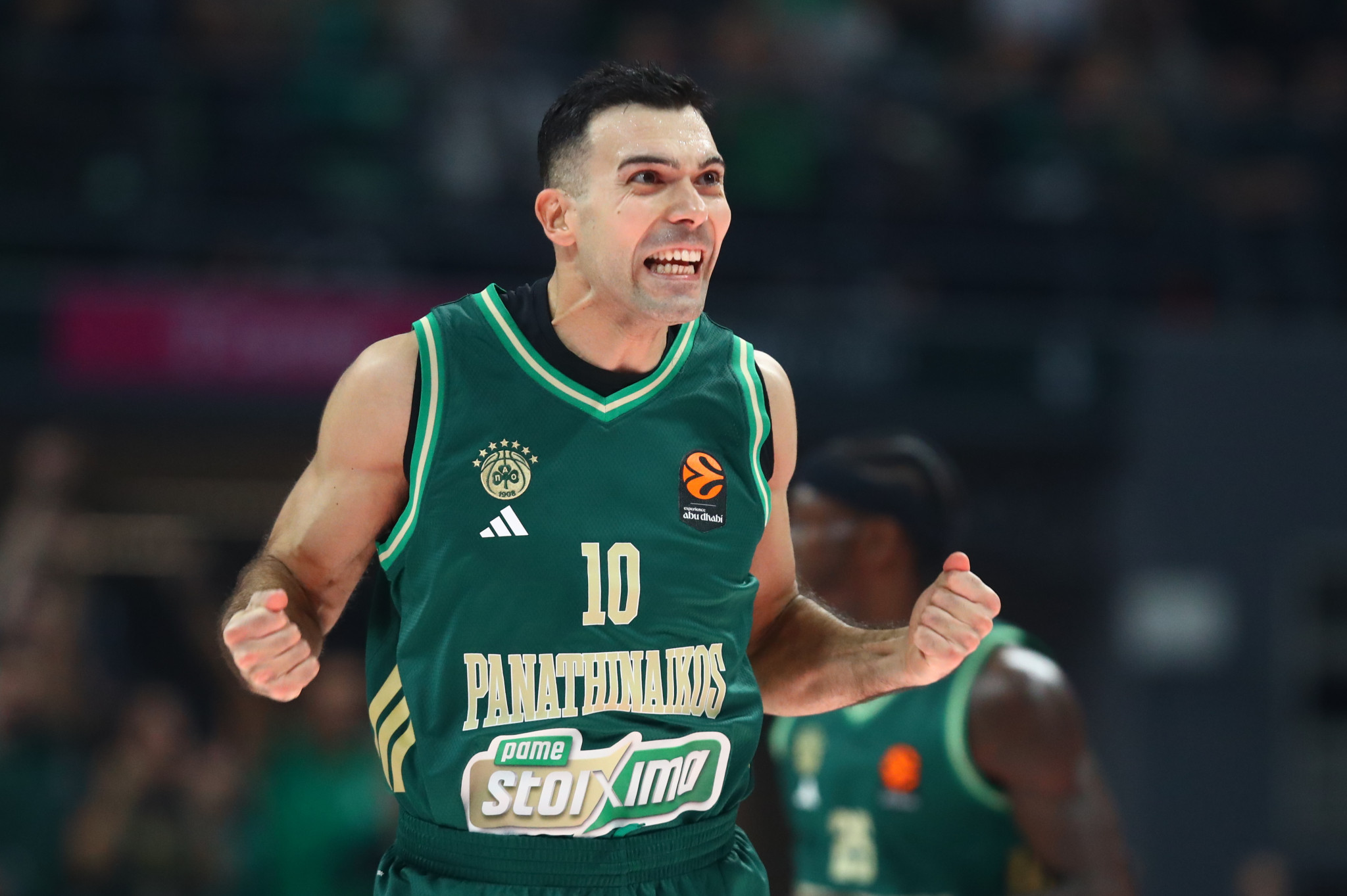 Ο ηγέτης έδειξε τον δρόμο: Η απίθανη εμφάνιση του Σλούκα απέναντι στην Dubai