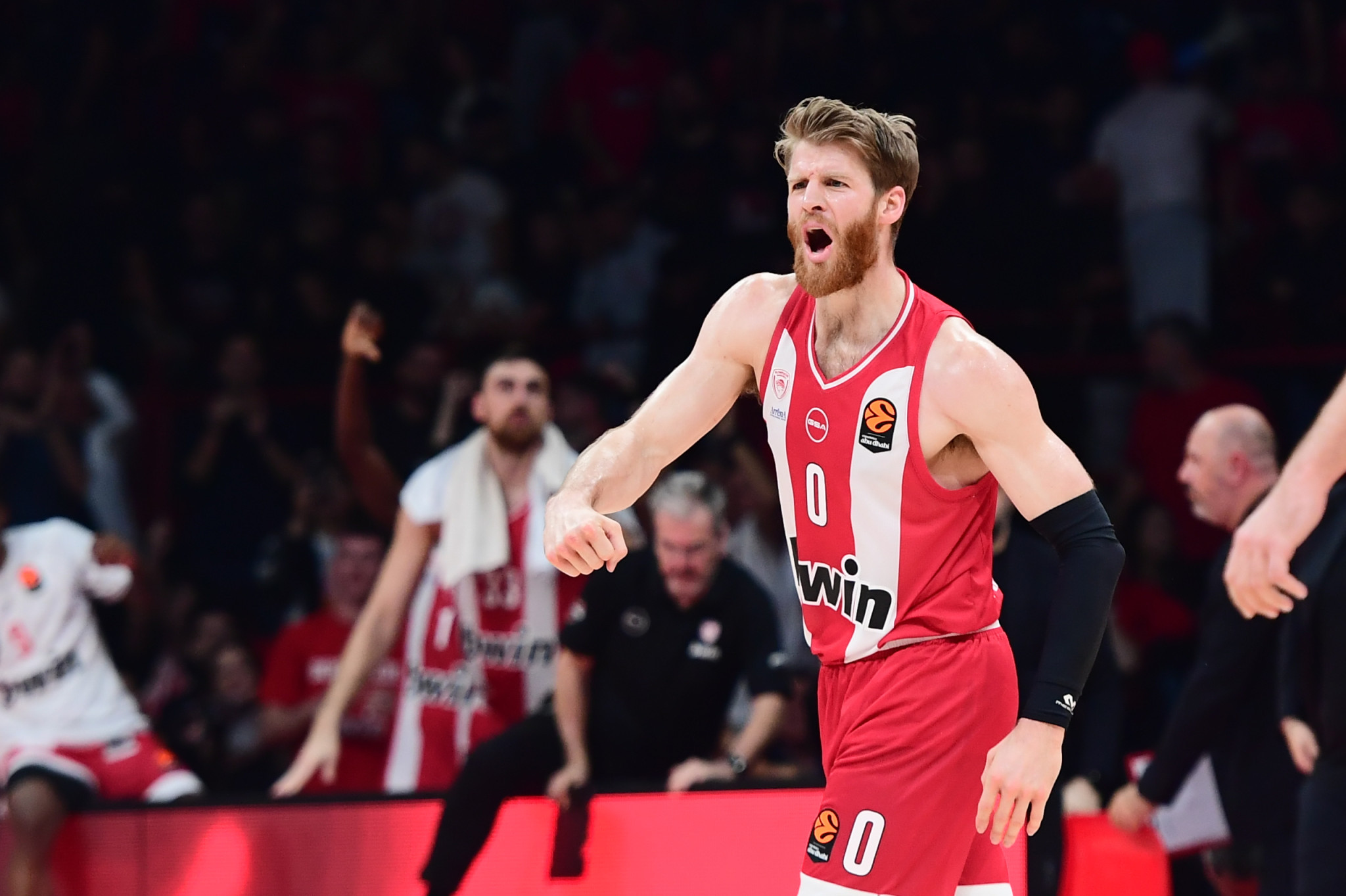 «Τα σκυλιά απελευθερώθηκαν»: Το video της ΚΑΕ Ολυμπιακός μετά τη νίκη επί της Παρί