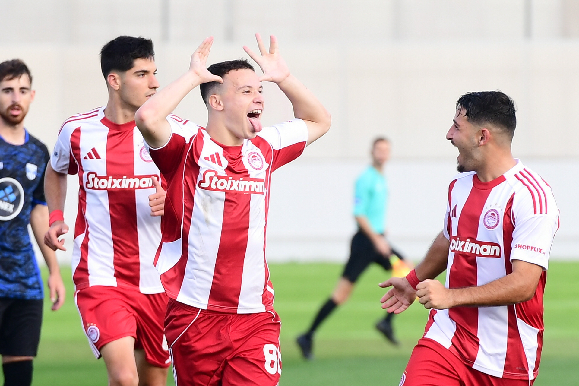 Ο Πνευμονίδης «έσωσε» τον βαθμό για τον Ολυμπιακό Β' απέναντι στην αξιόμαχη Ελλάς Σύρου