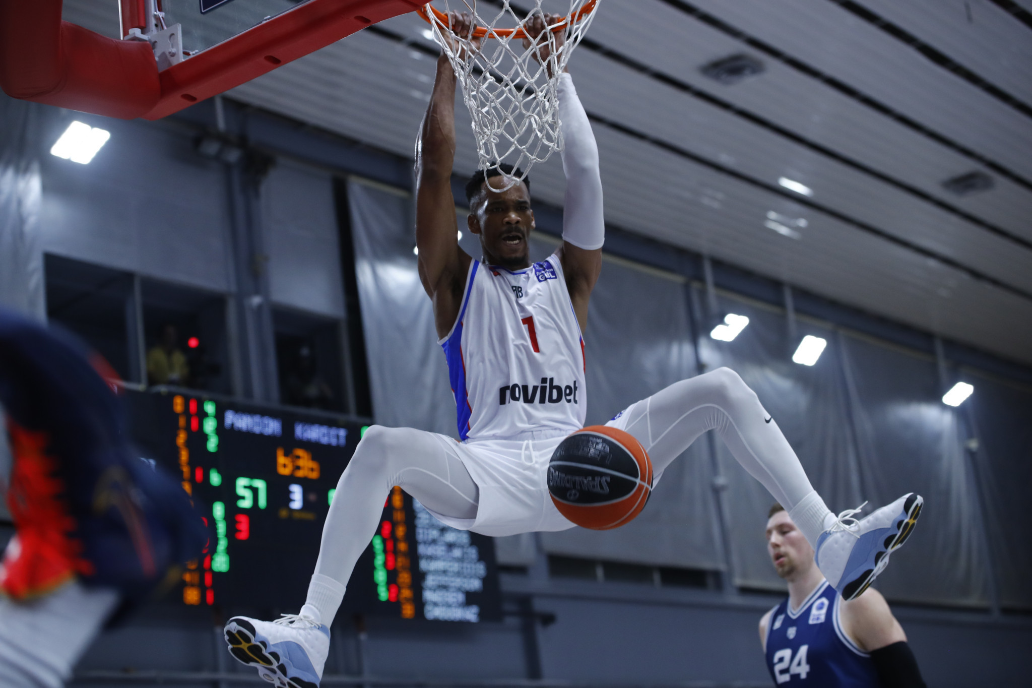 «Έσπασε το ρόδι» ο Πανιώνιος σε ματσάρα δύο παρατάσεων