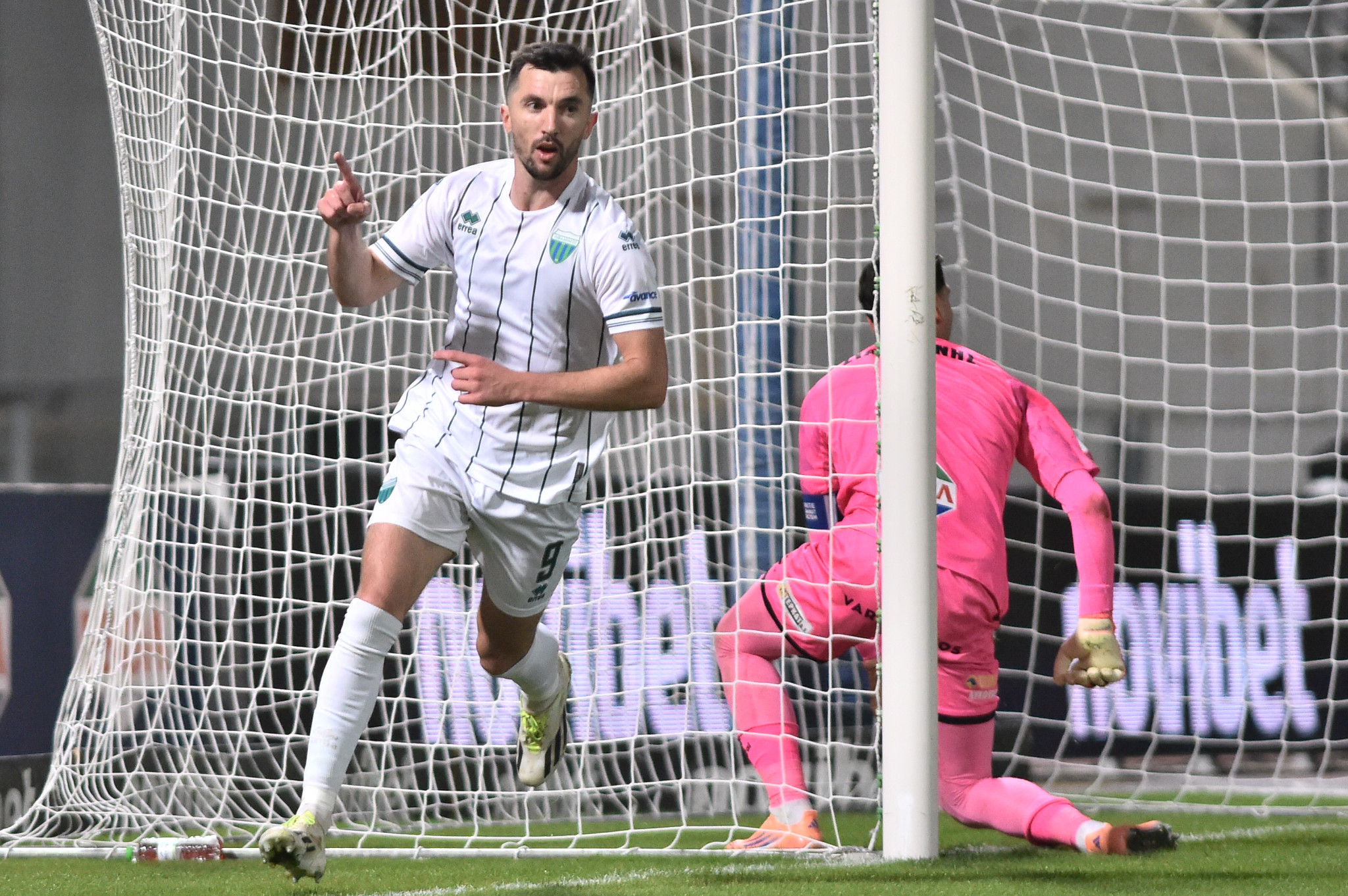 Άντε πιάστε τον Λεβαδειακό – Διπλό με ανατροπή στο Βόλο και 4άδα