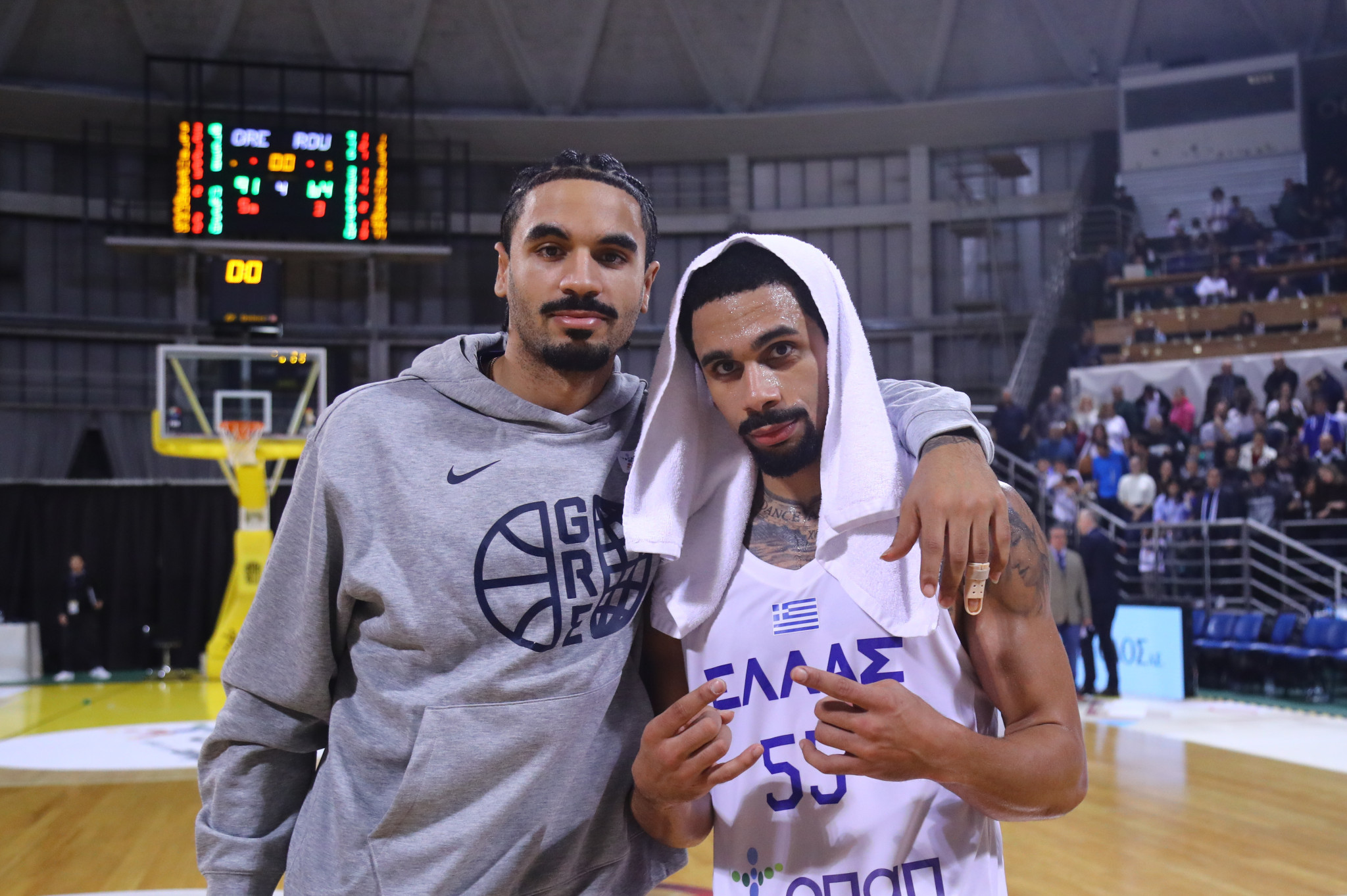 Ο Ελάιζα Μήτρου-Λονγκ εκπλήρωσε το όνειρό του: «Από μικρός ήθελα Εθνική με τον αδελφό μου»