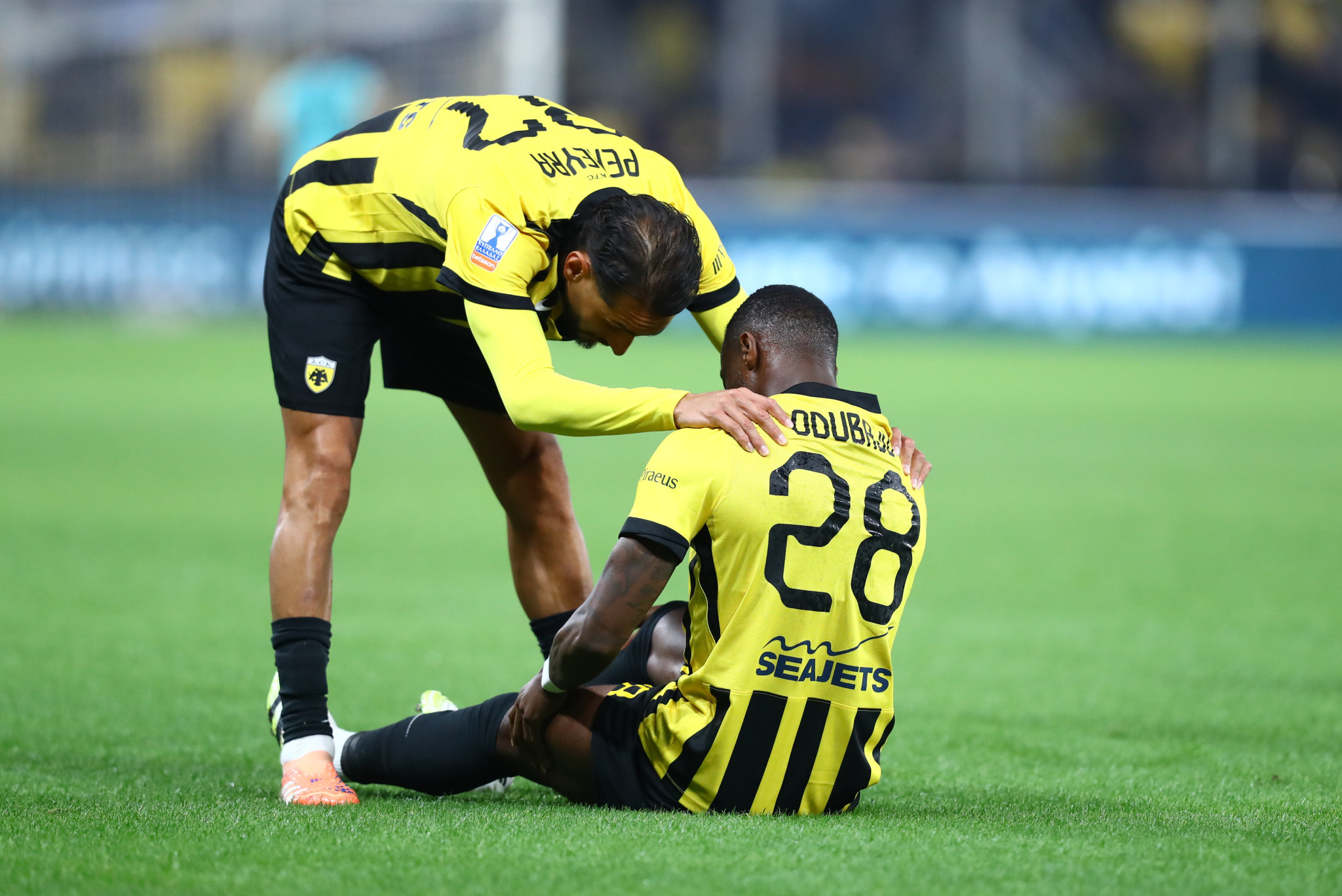 Αποχώρησε με πρόβλημα ο Οντουμπάτζο, ο Ρότα στη θέση του