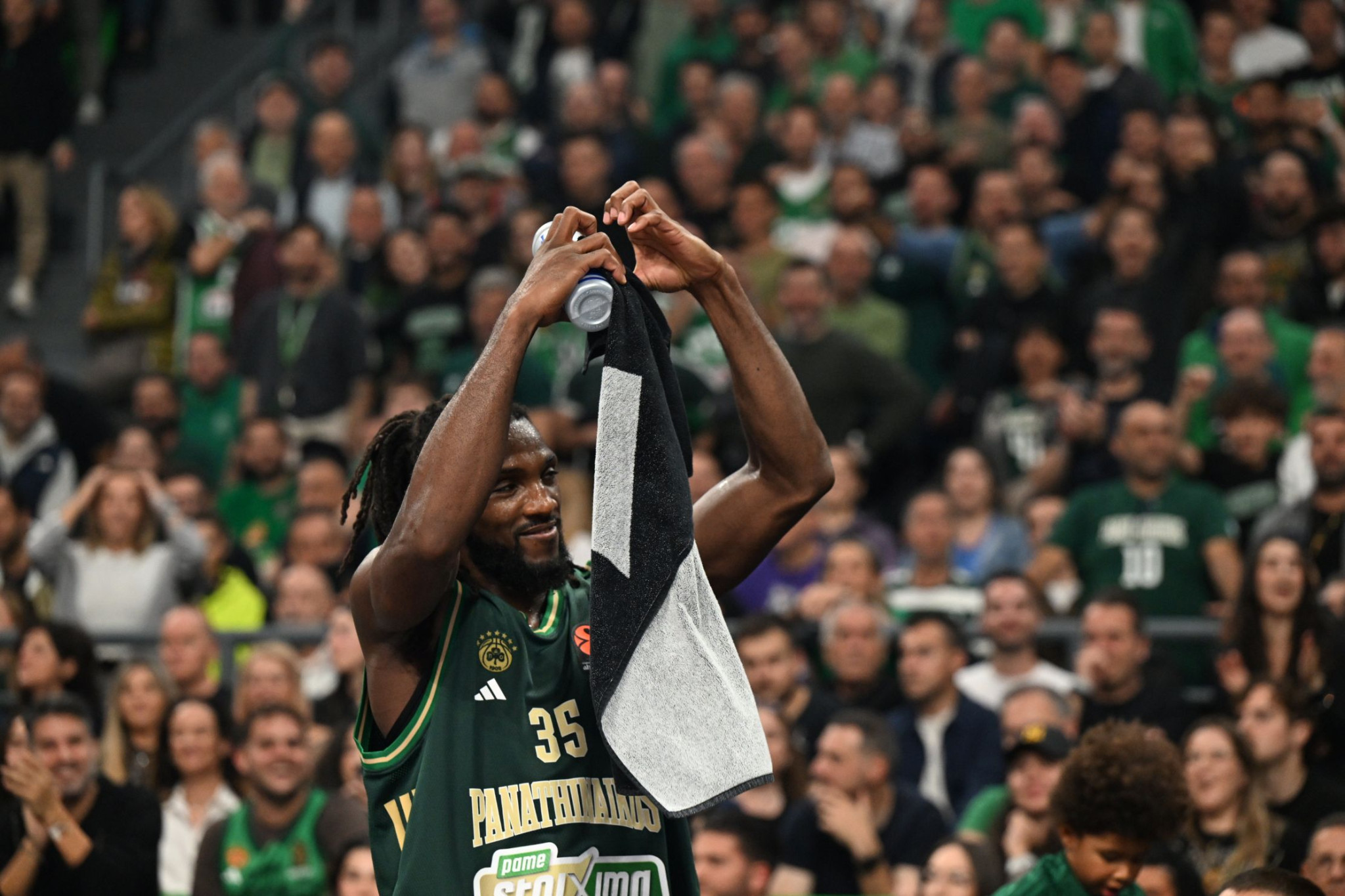 Φαρίντ: «Ευχαριστώ που με δεχθήκατε στην οικογένεια - Ένιωσα σαν να ήμουν πάντα στον Παναθηναϊκό»