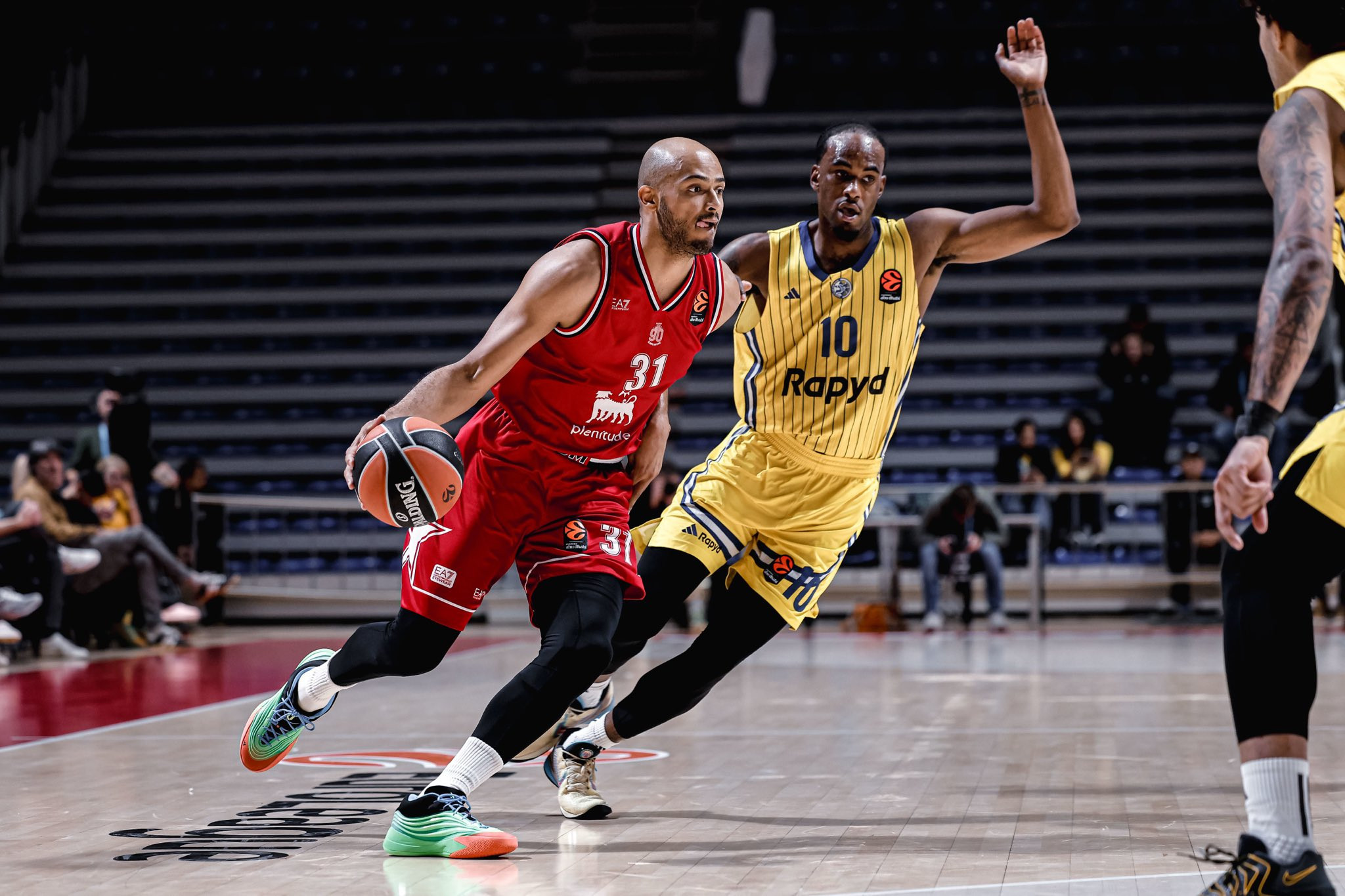 Η Αρμάνι Μιλάνο έκανε... περίπατο κόντρα στη Μακάμπι και βλέπει ψηλά